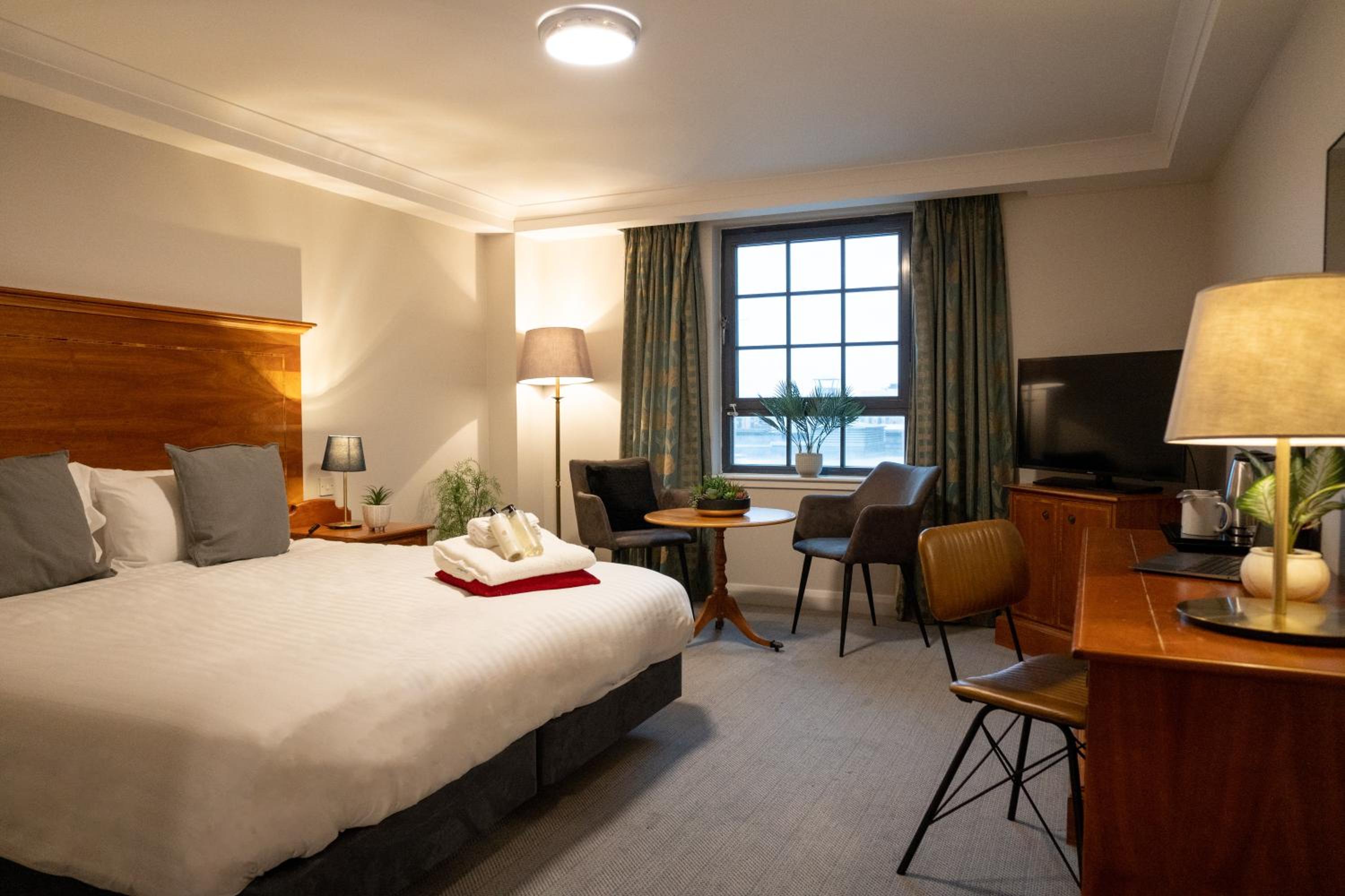 One-Bedroom Standard Double Suite with Sofa Bed - Non-Smoking - Photo 3