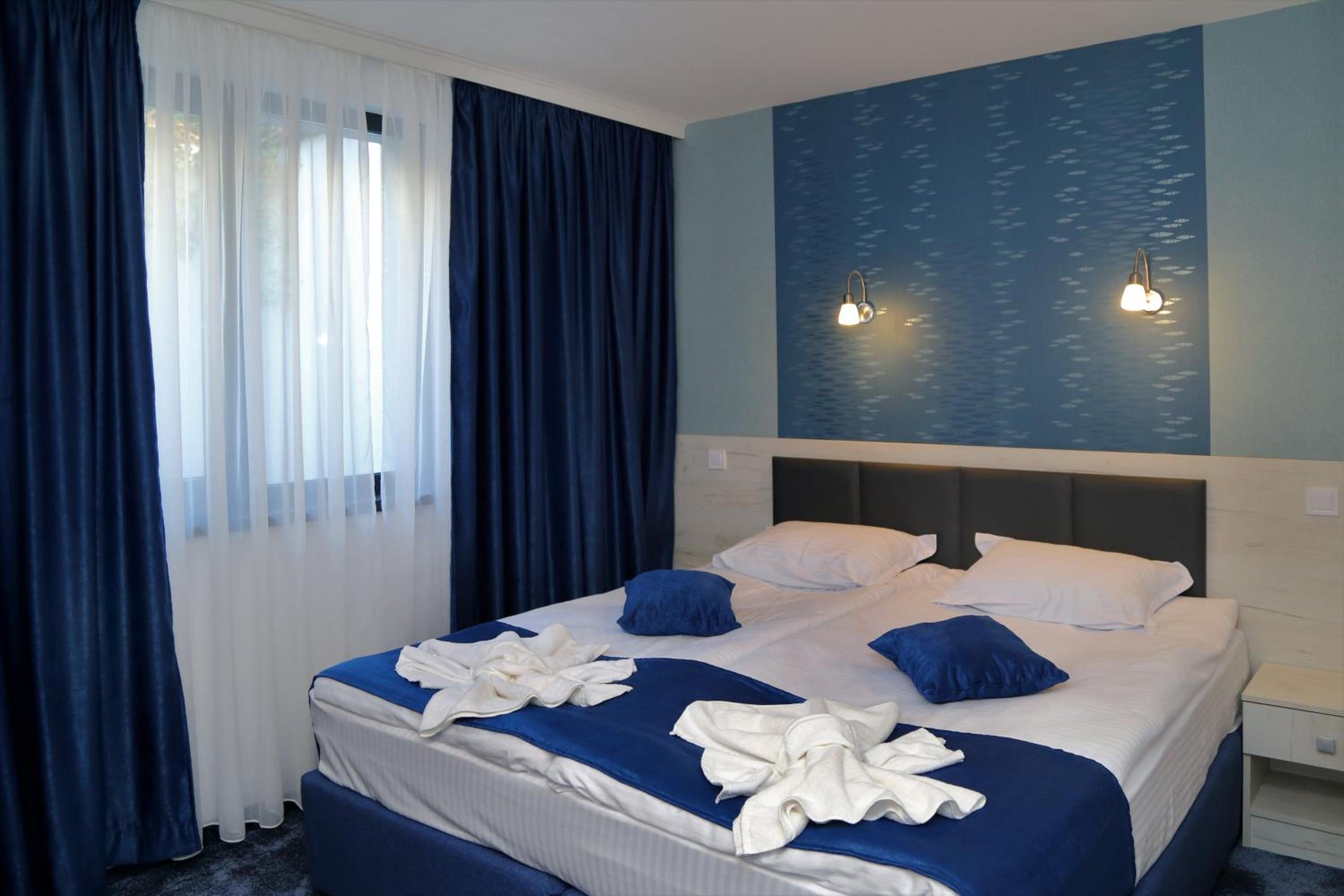 Standard Queen Room photo 2