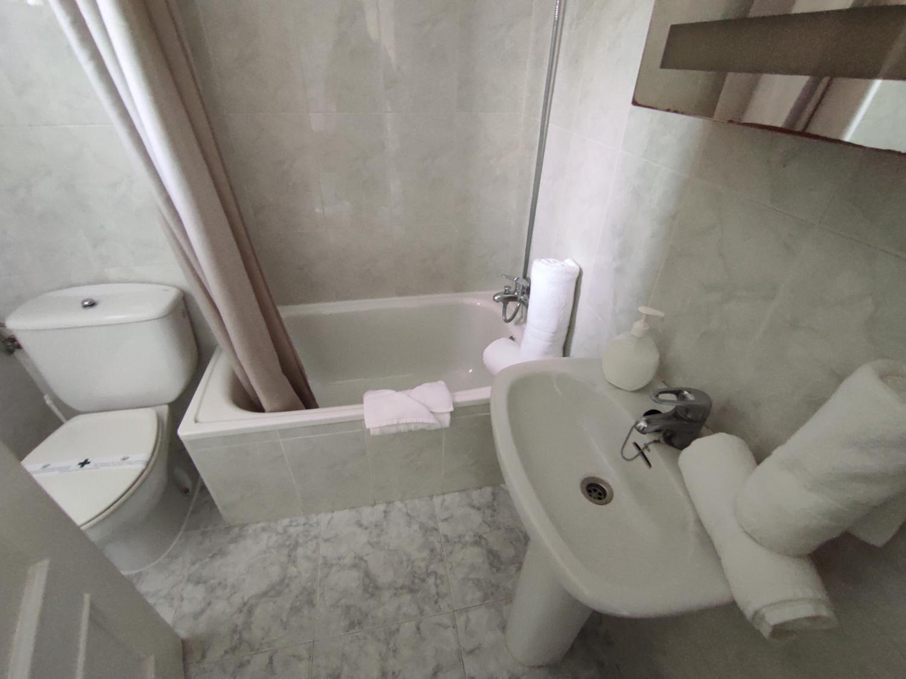 One-Bedroom Apartment - Photo 4