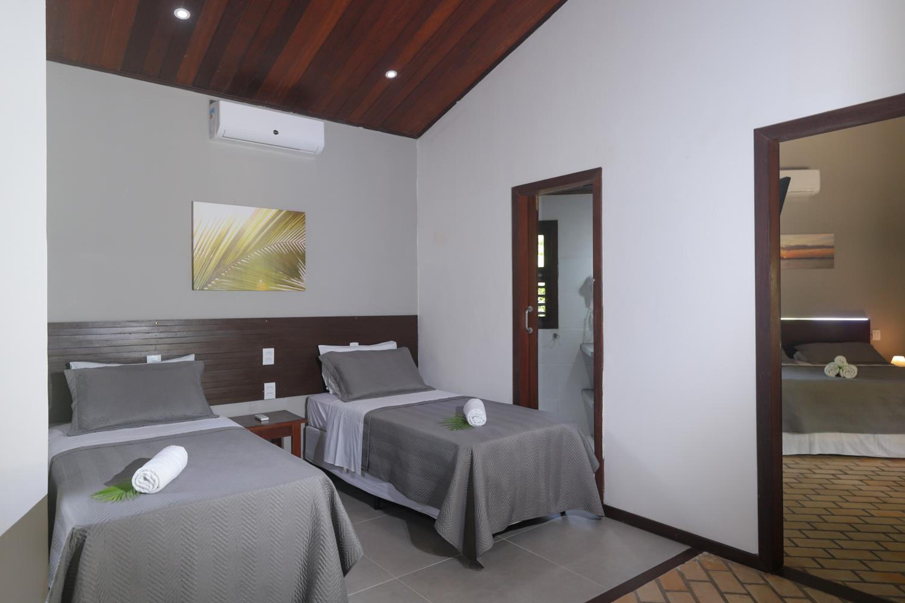 Deluxe Family Suite photo 2