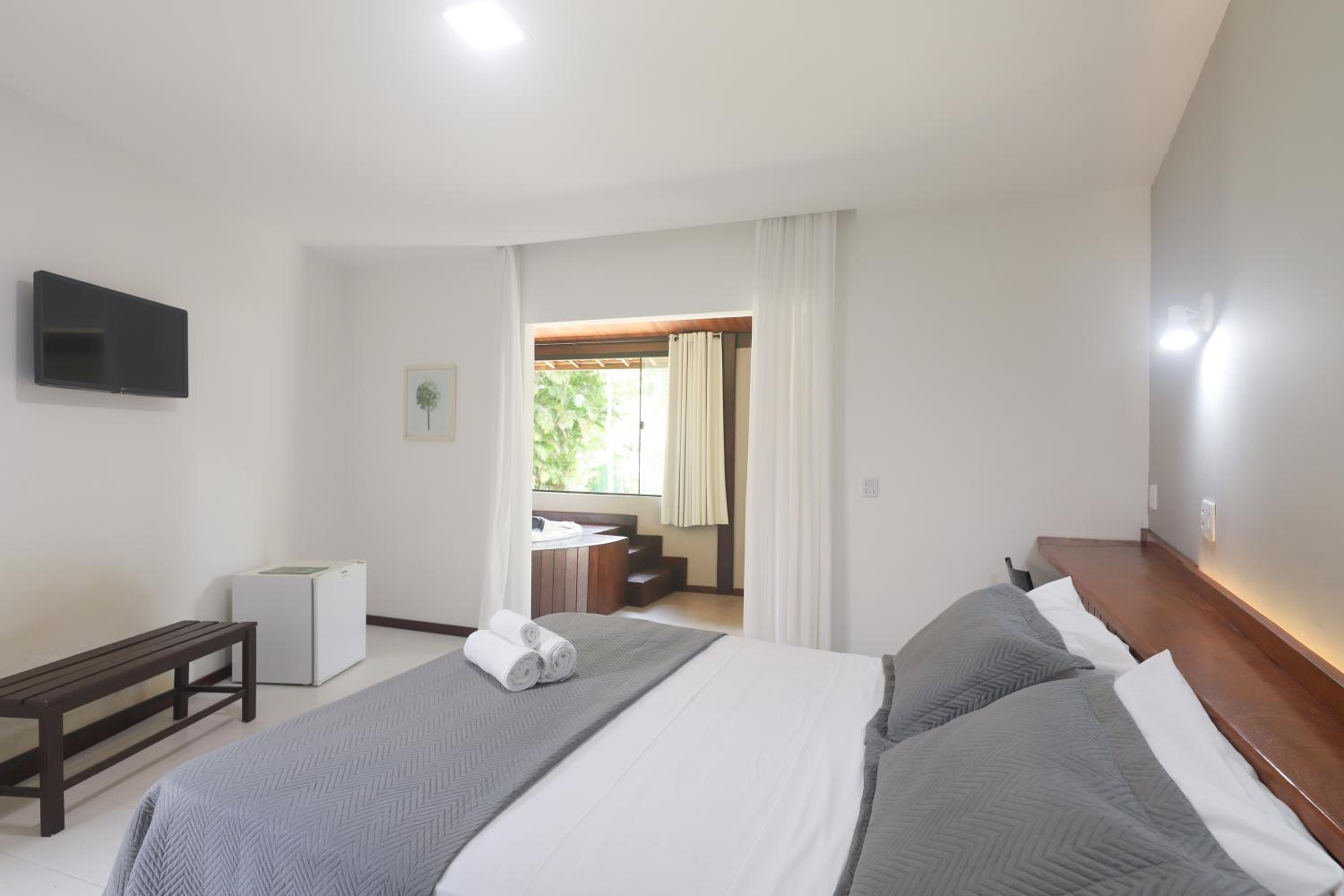 Deluxe Suite with Spa Bath photo 2