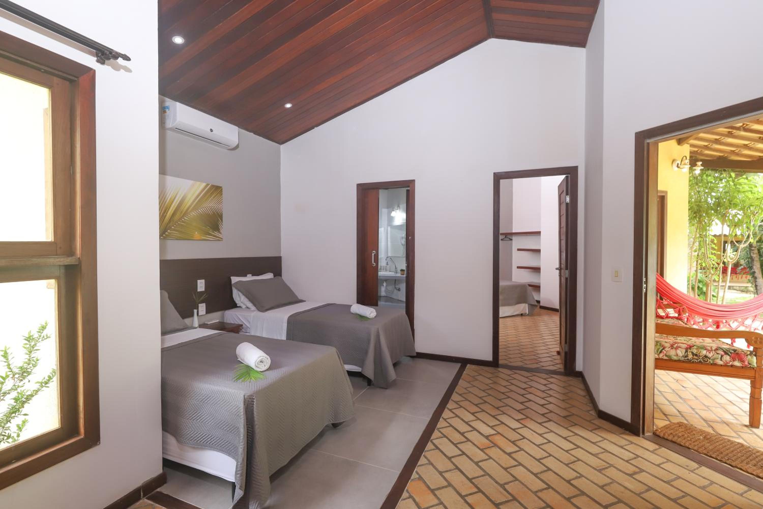 Deluxe Family Suite photo 1