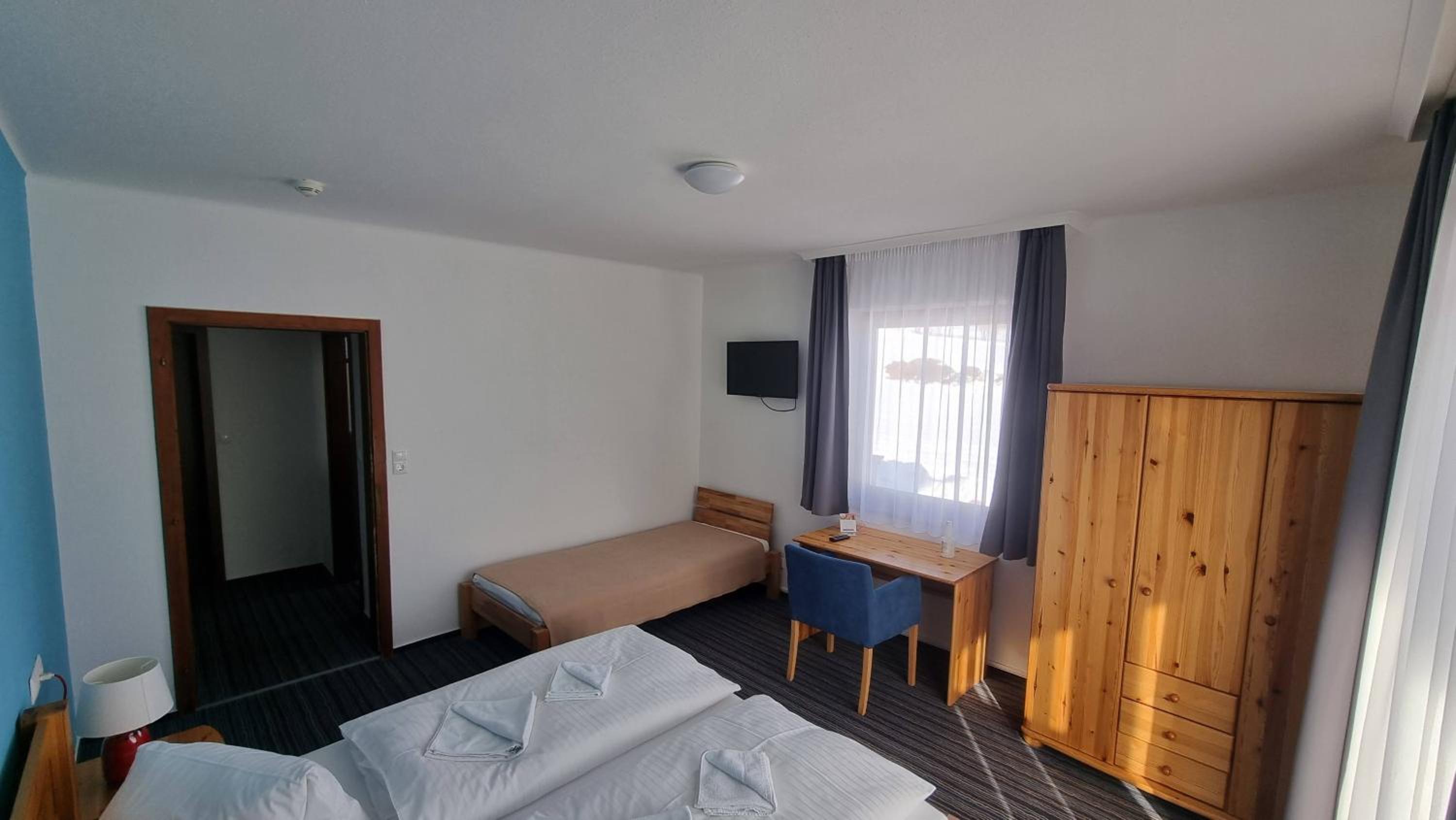 Triple Room with Balcony - Photo 2