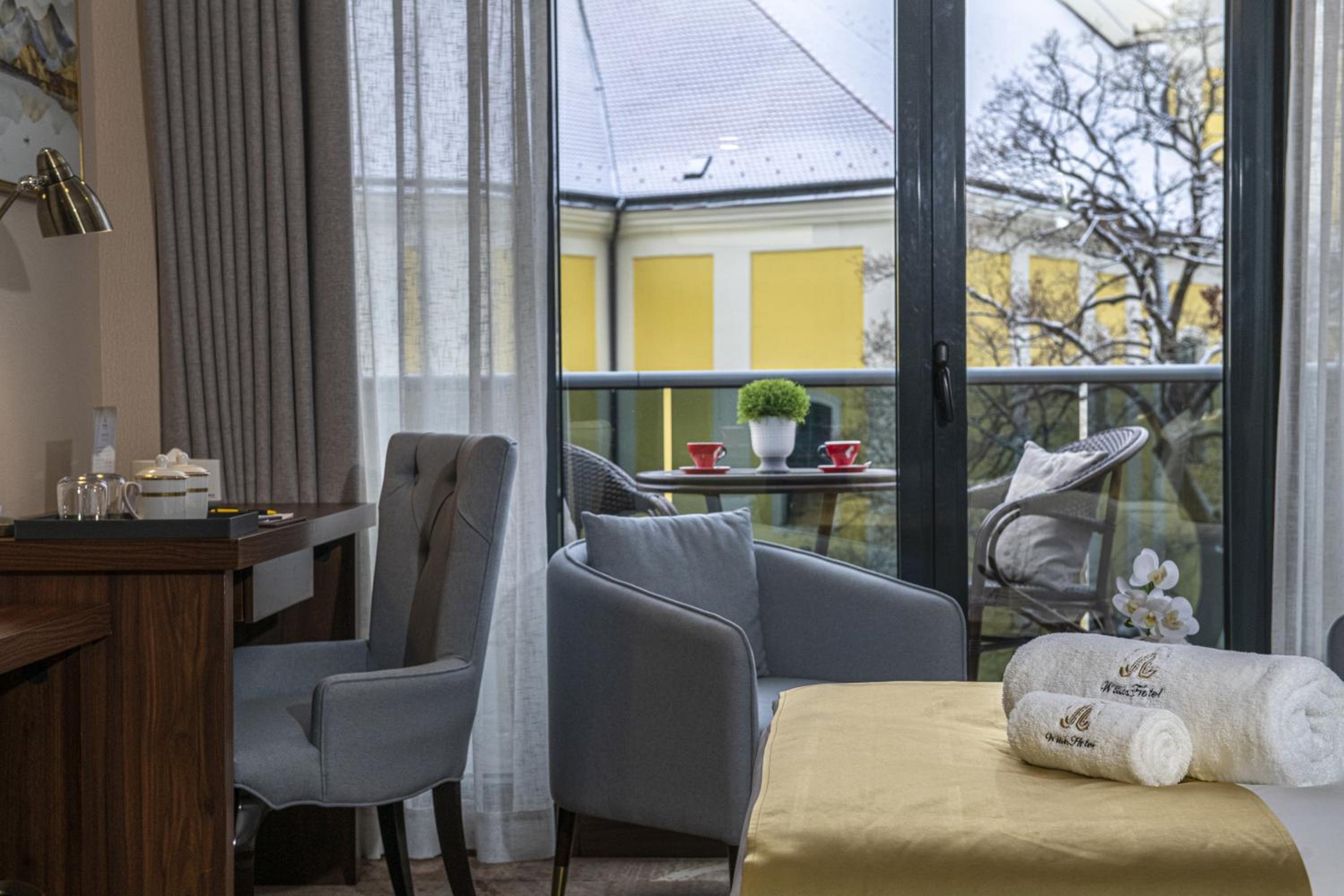 Deluxe Double or Twin Room with Balcony - Photo 4