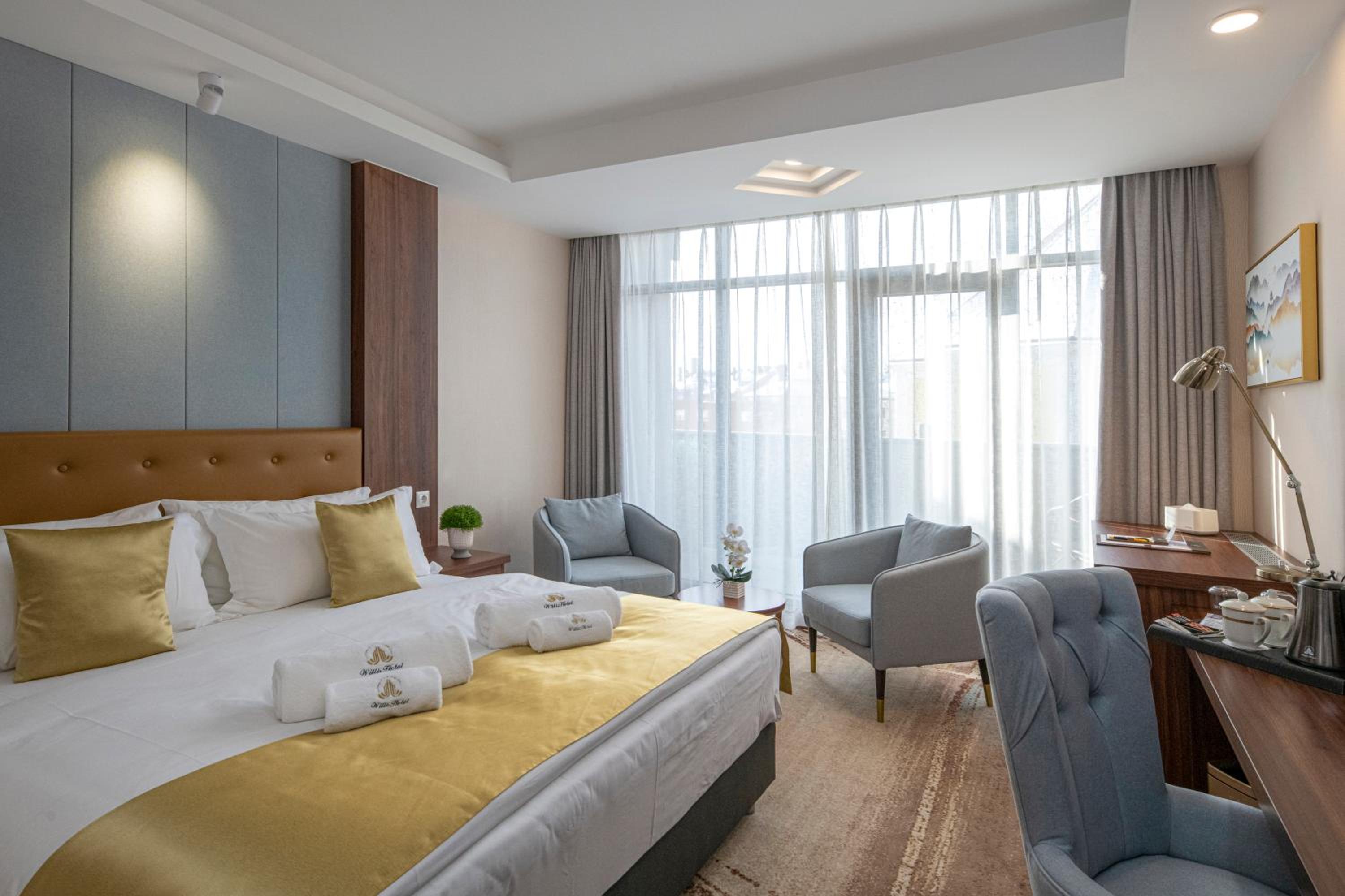 Deluxe Double or Twin Room with Balcony - Photo 3