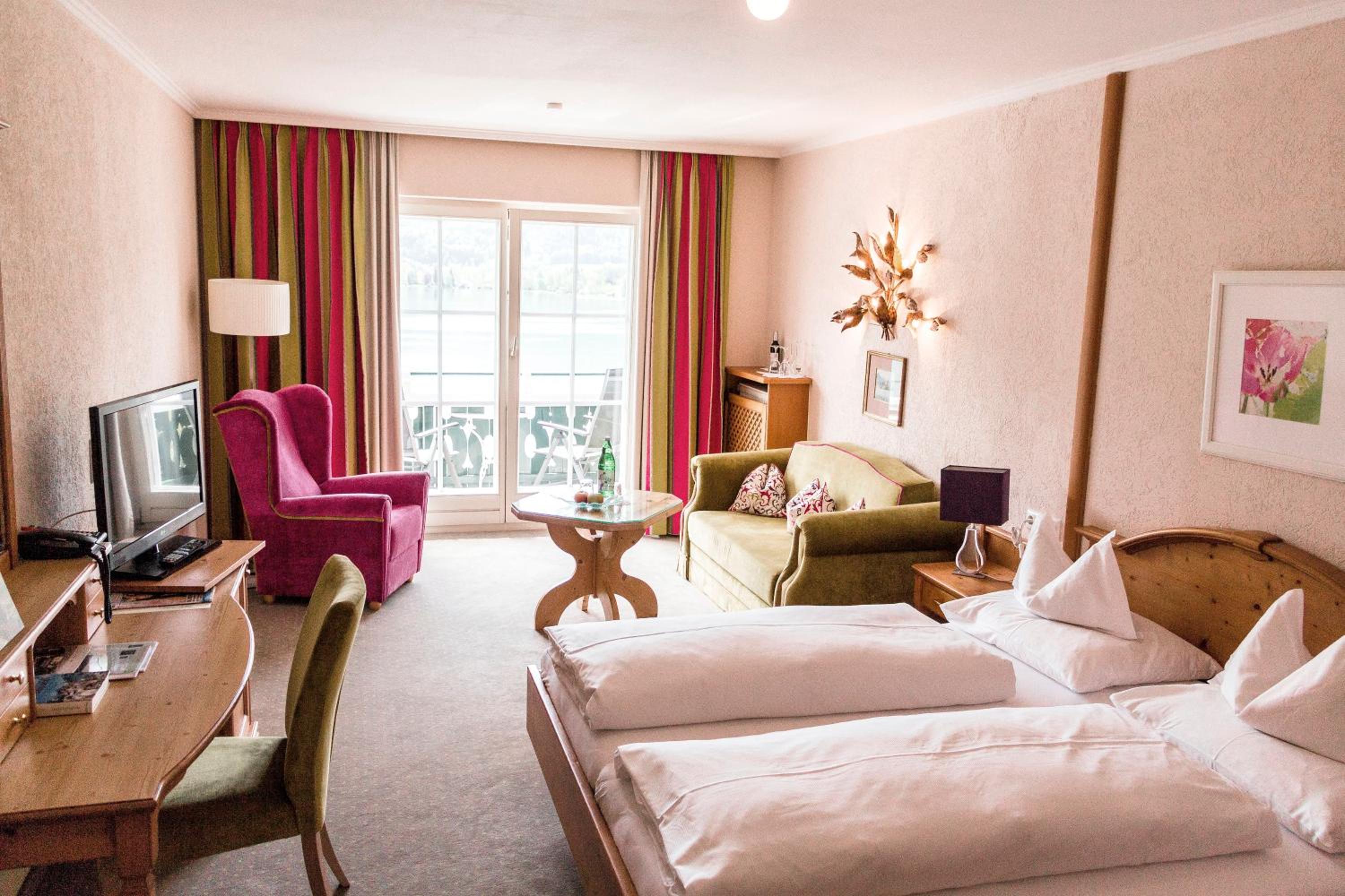 Double Room with Balcony and Lake View