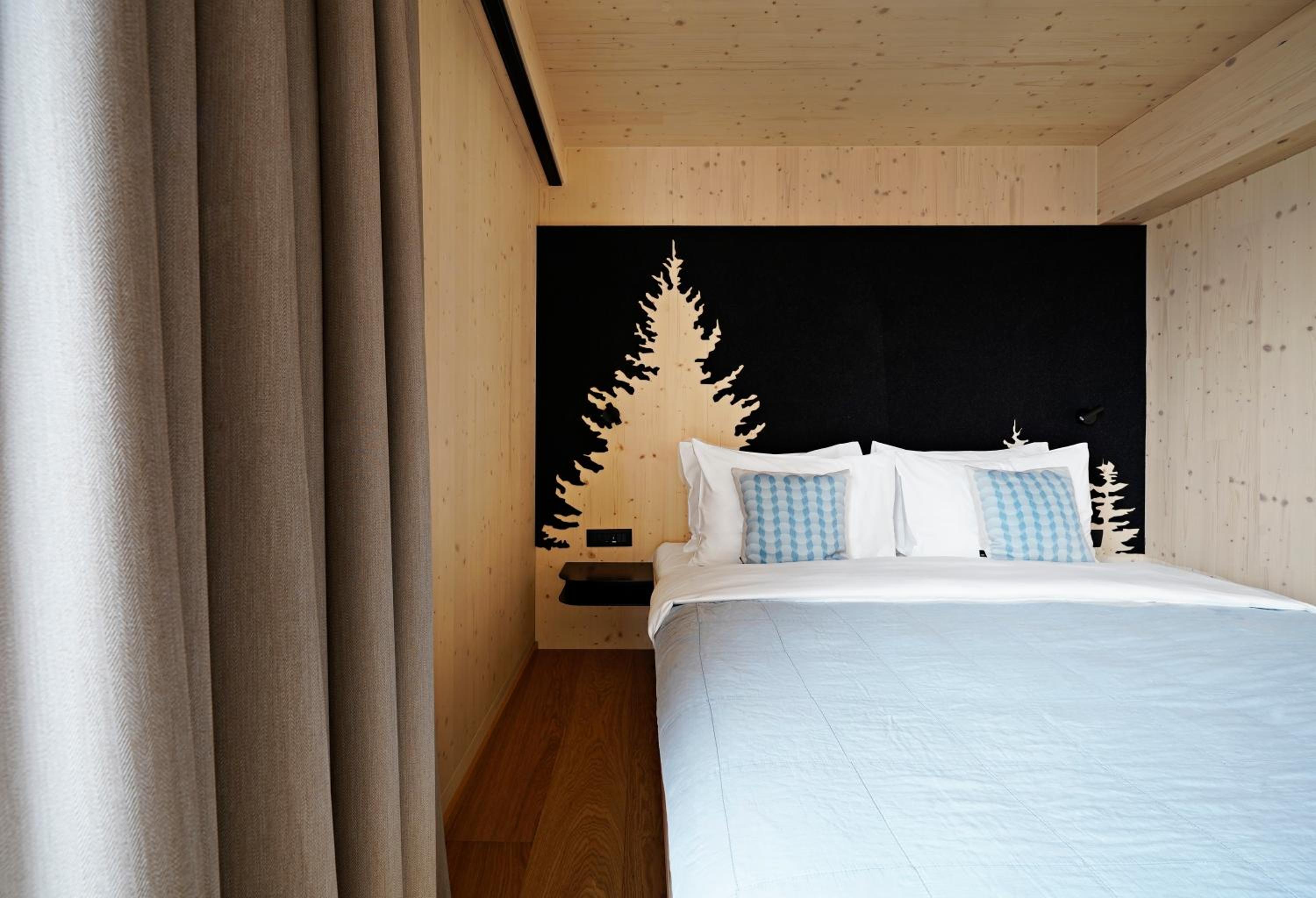 Large Room with Terrace