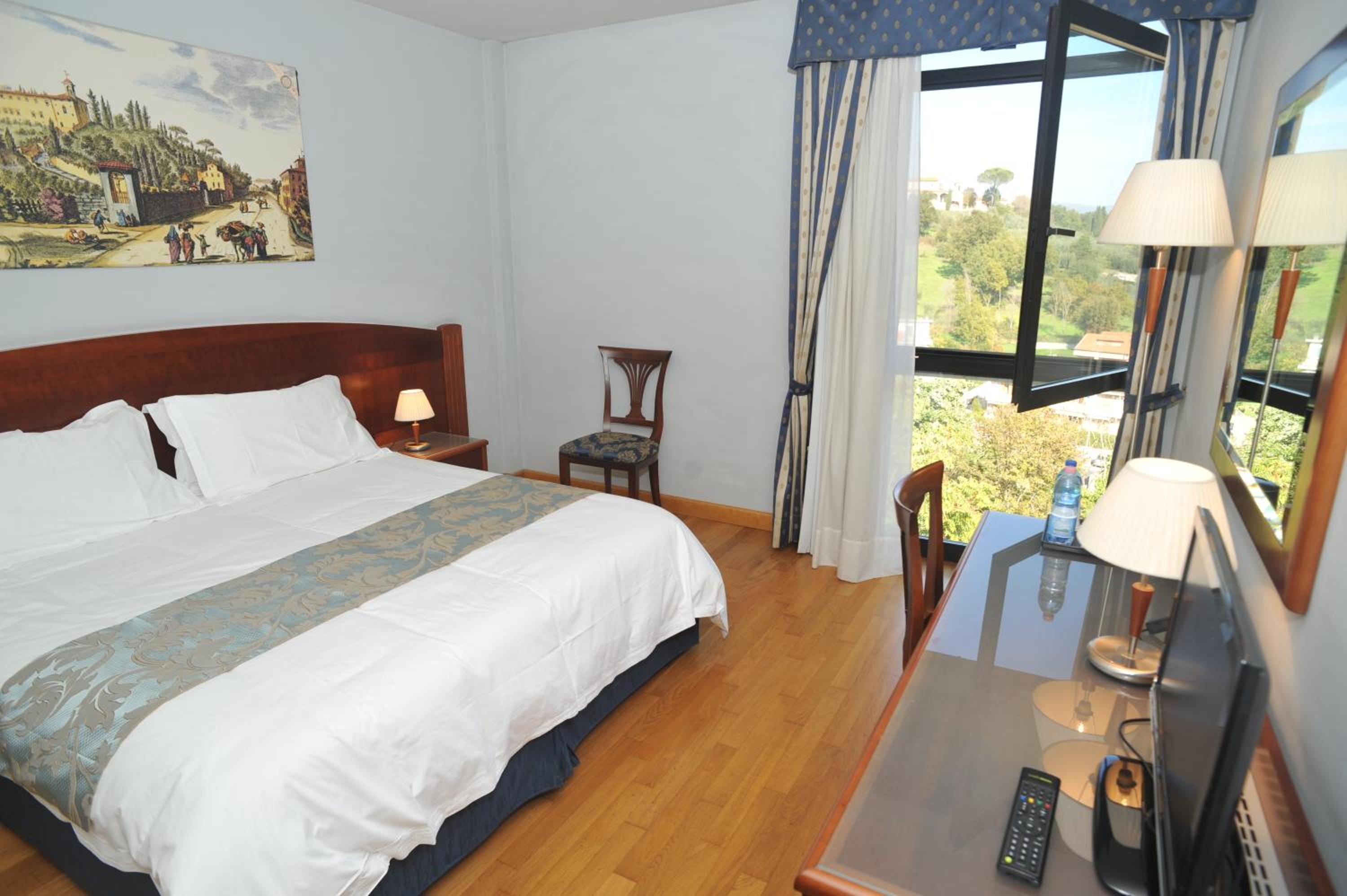 Double or Twin Room - Photo 7