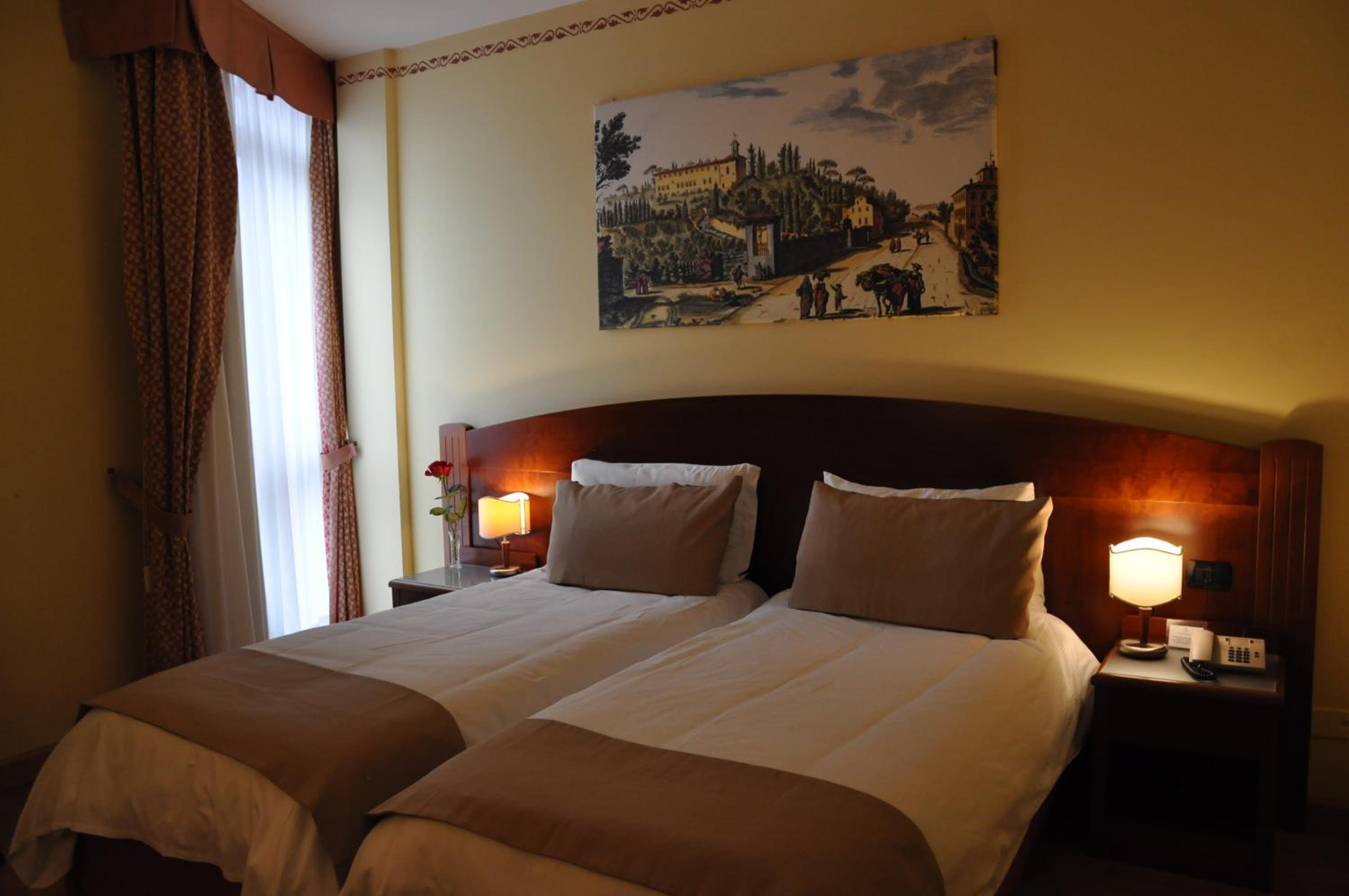 Double or Twin Room - Photo 5
