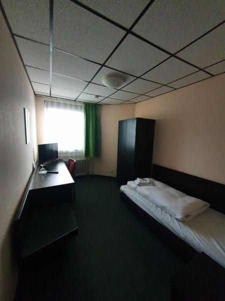 Single Room photo 3