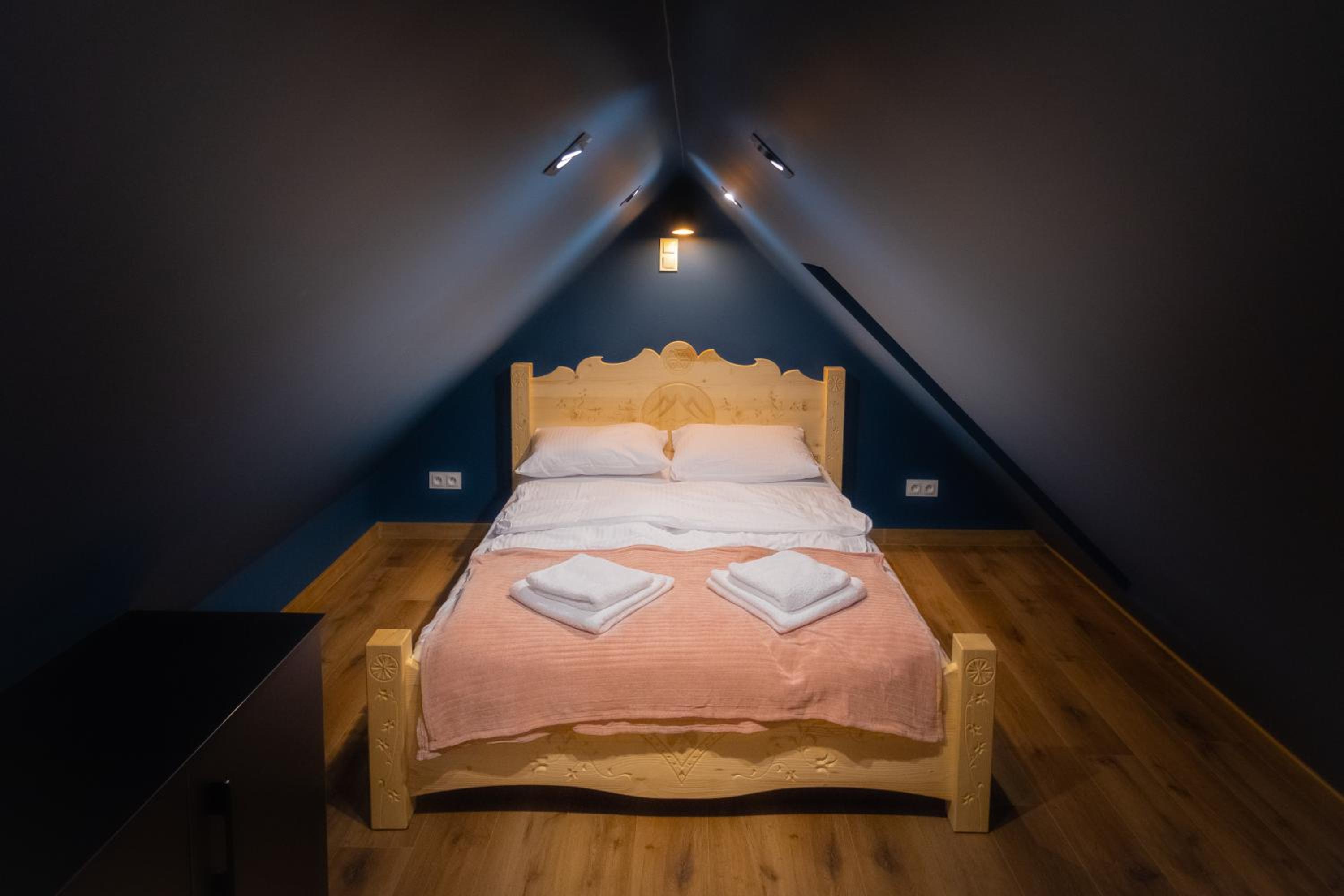 Two-Bedroom Chalet - Photo 36