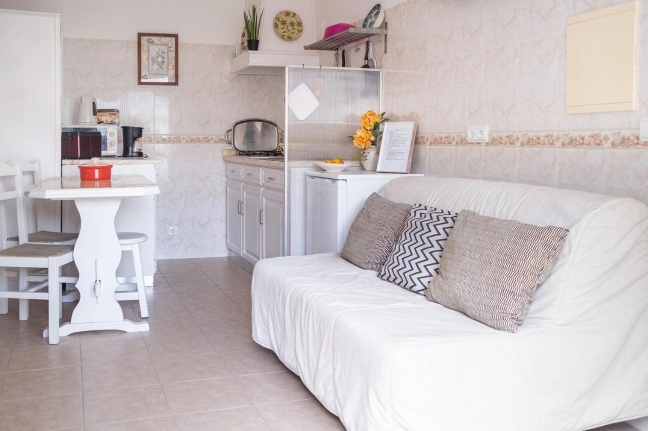 Studio Apartment photo 2