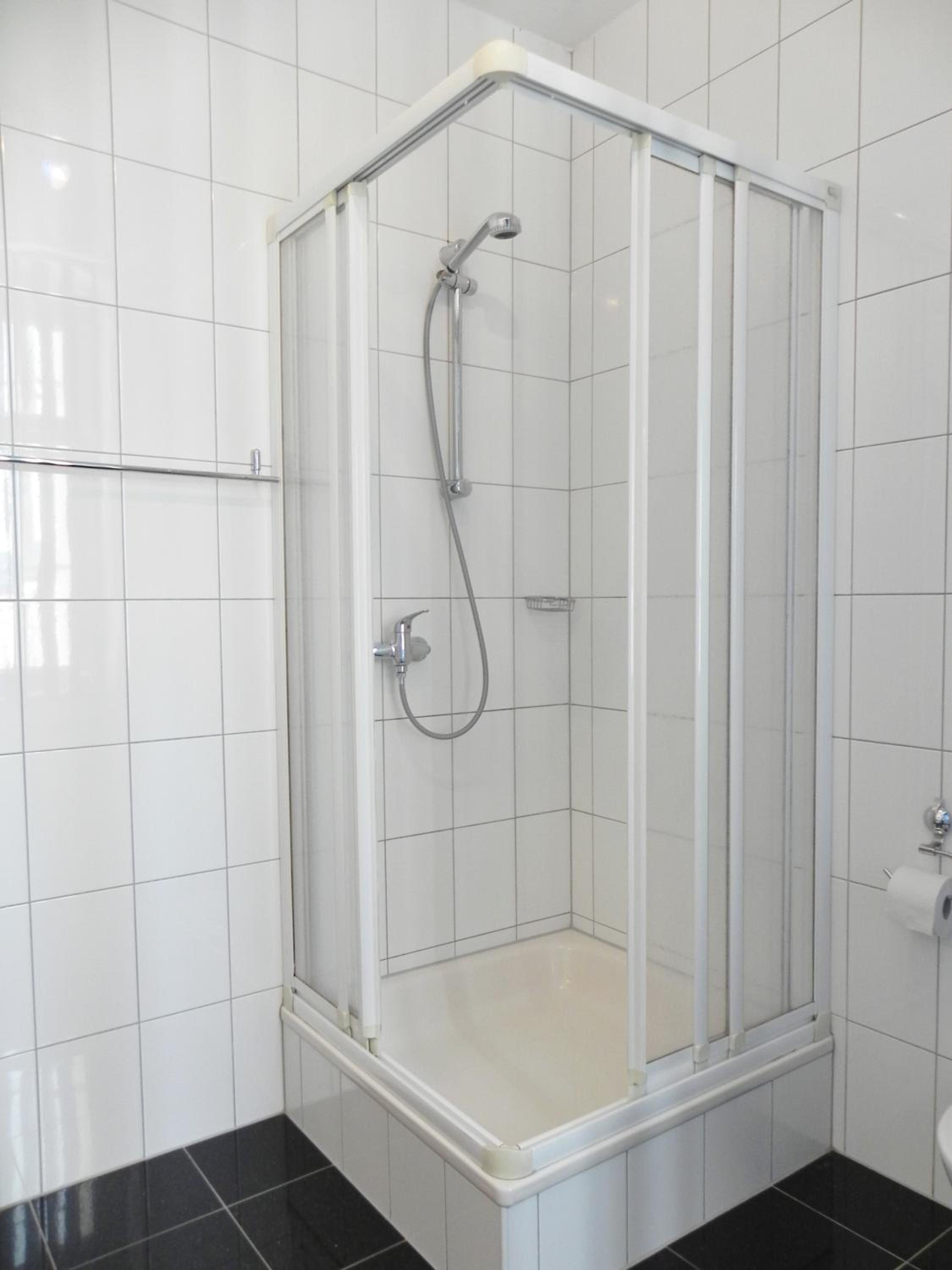 Double or Twin Room - Photo 6