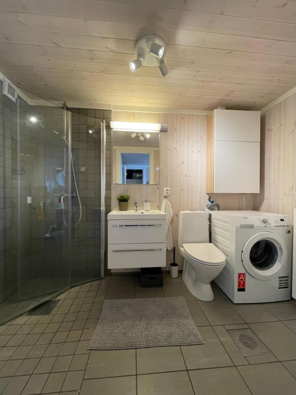 Four-Bedroom House photo 3