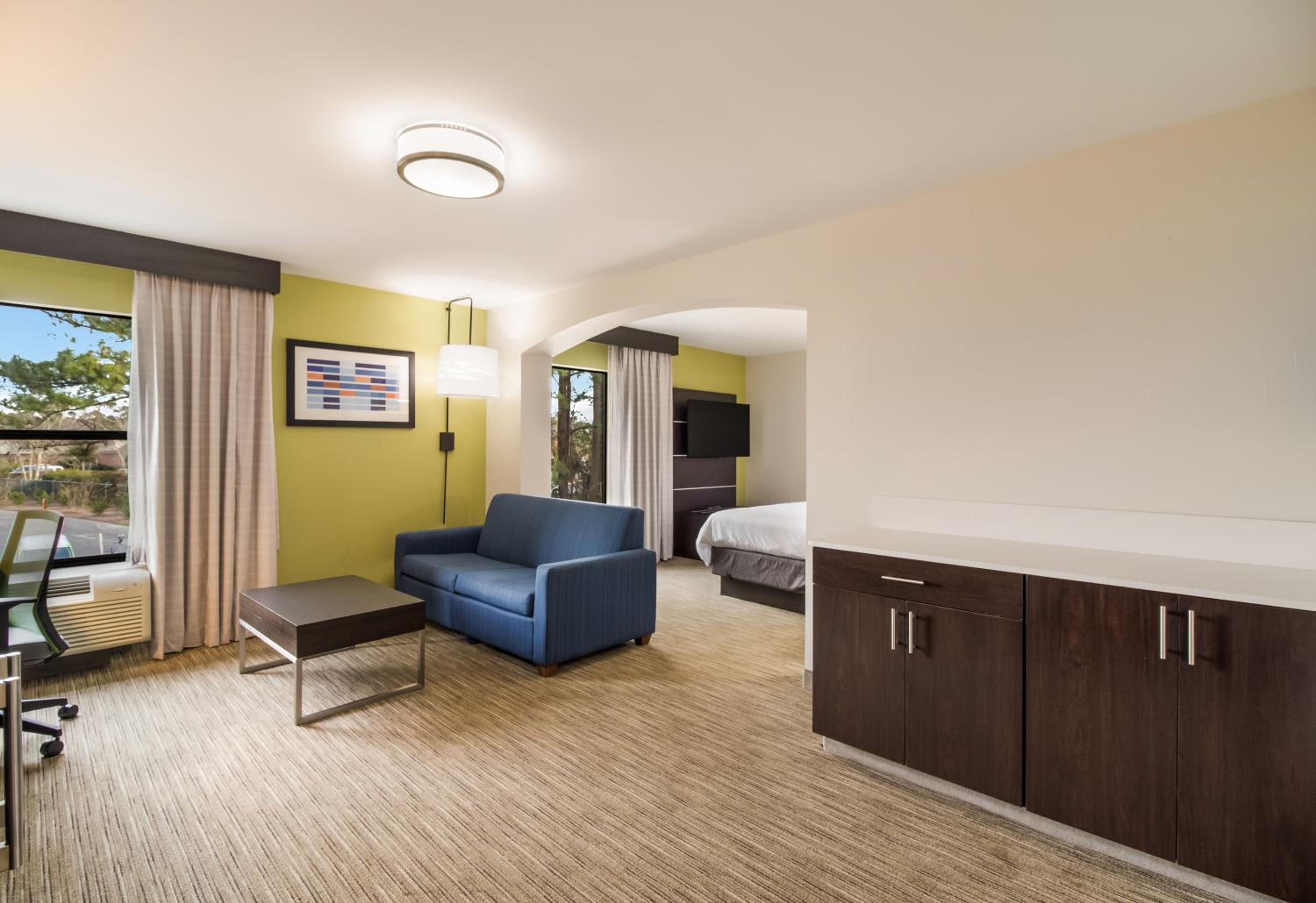 King Suite - Non-Smoking photo 1