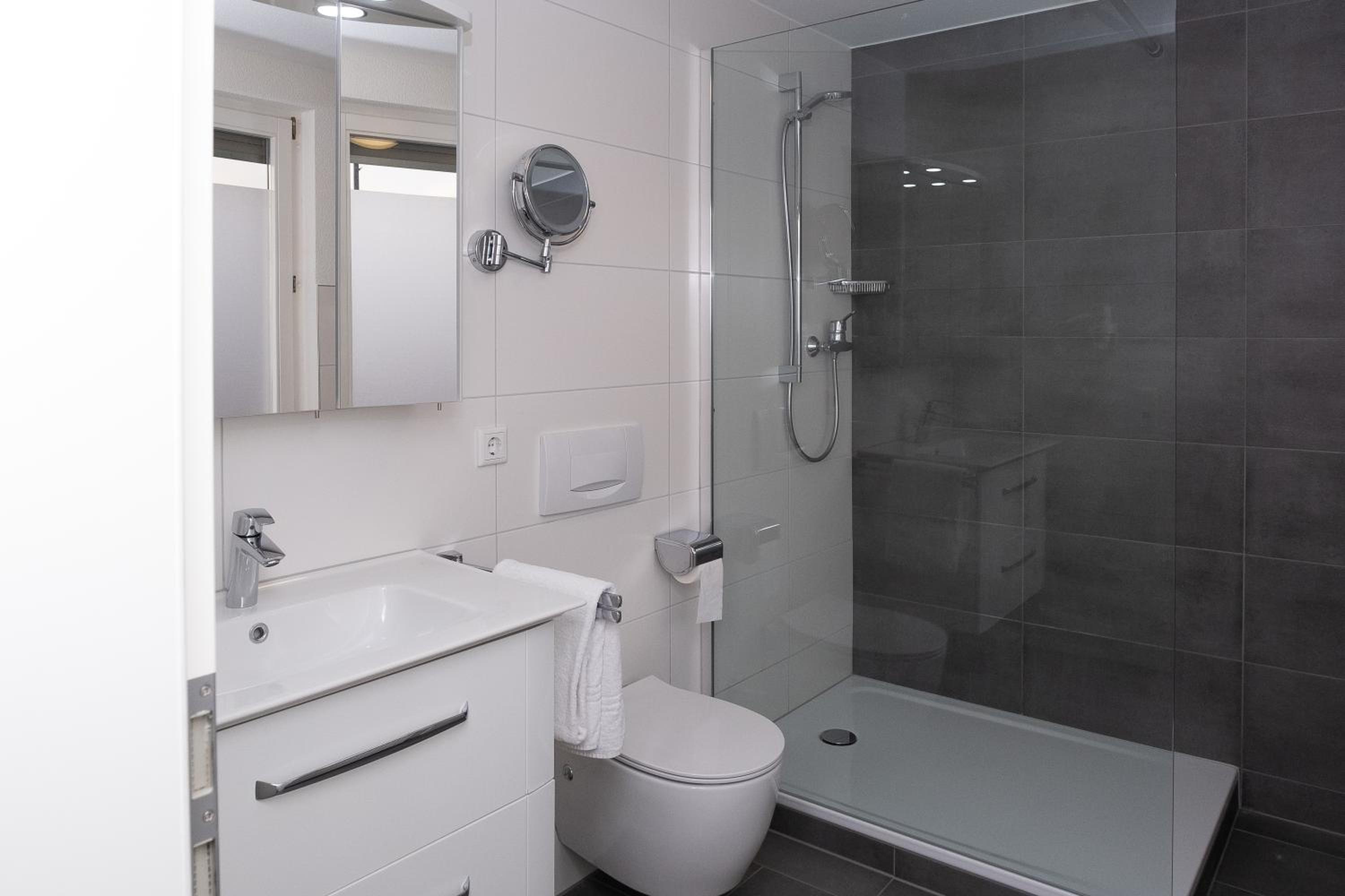 Small Twin Room photo 2