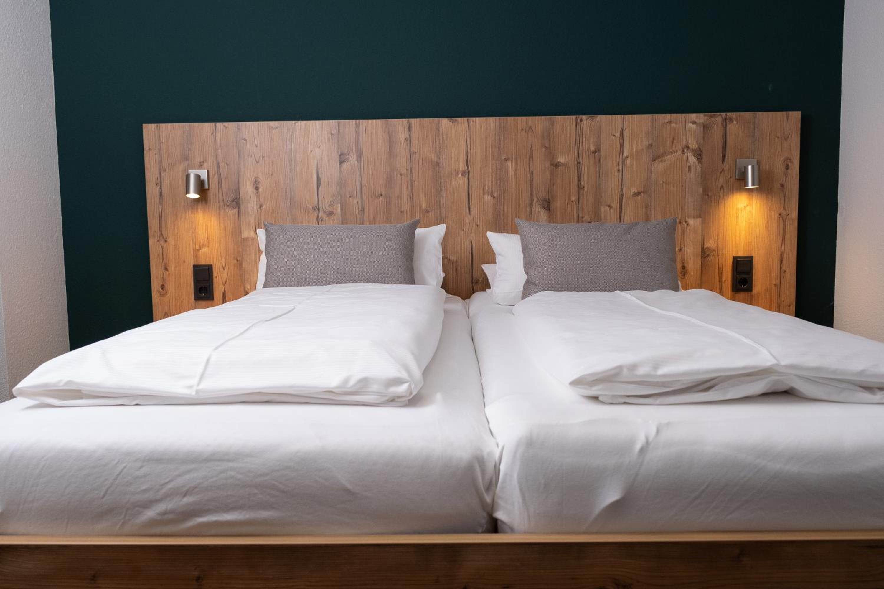 Budget Double Room photo 2