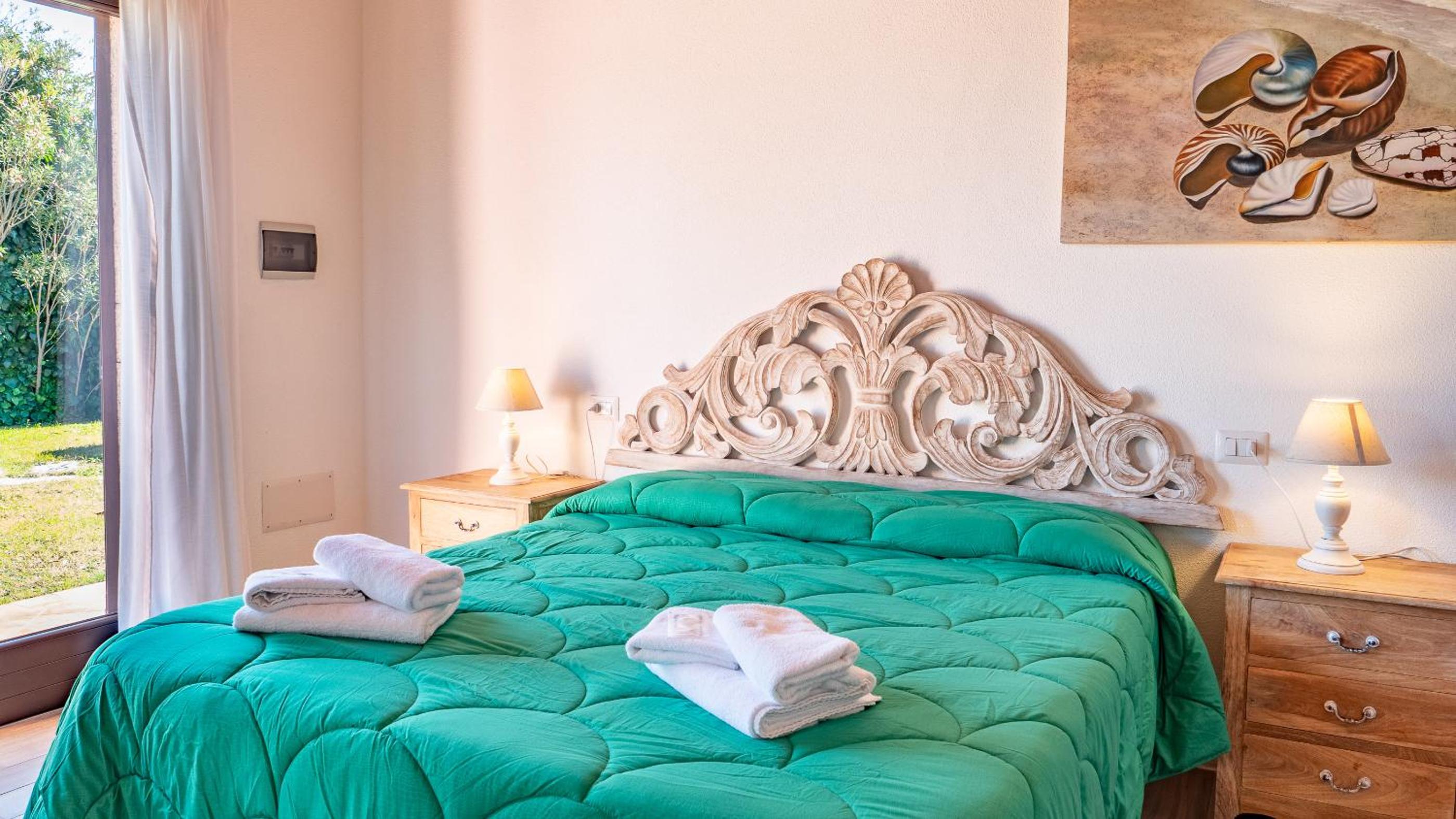 Standard King Room - Photo 41