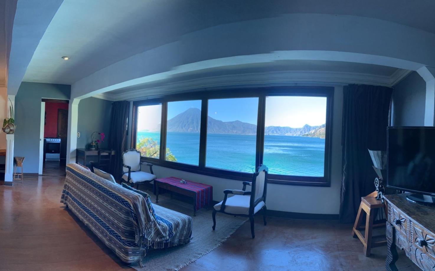 Atitlan Grand One-Bedroom Apartment photo 2
