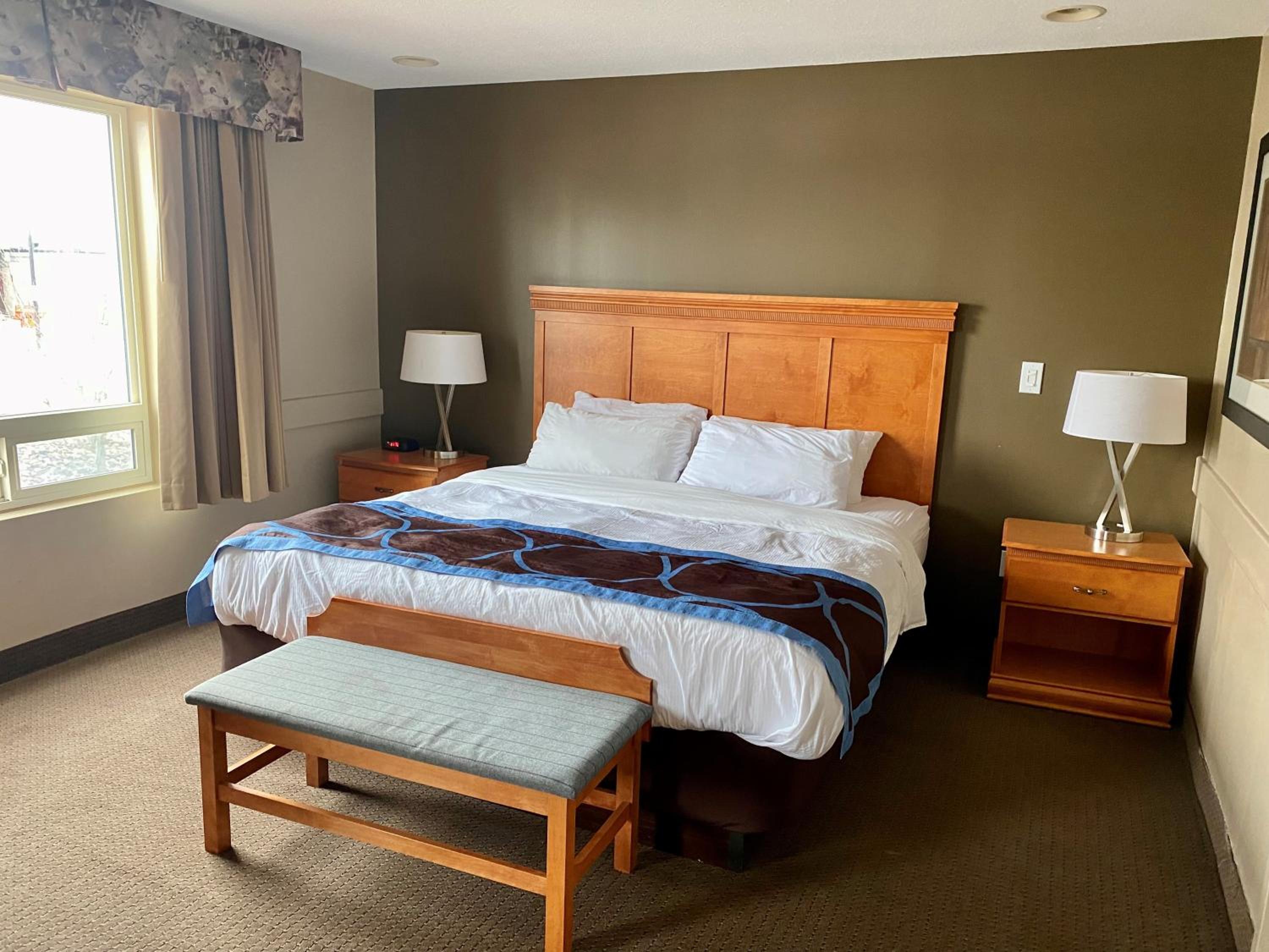 Executive King Suite - Photo 1
