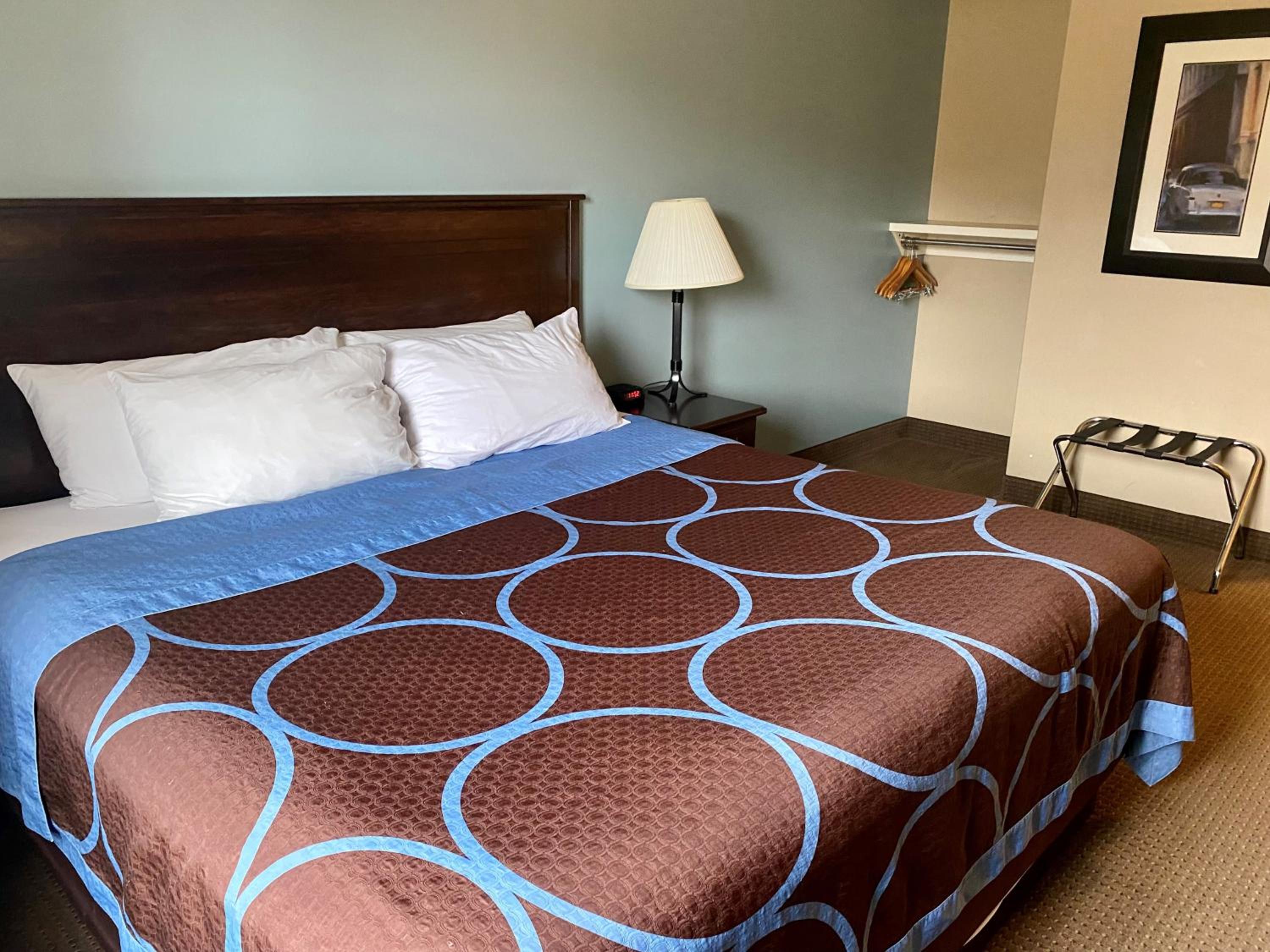 Standard King Room - Photo 2