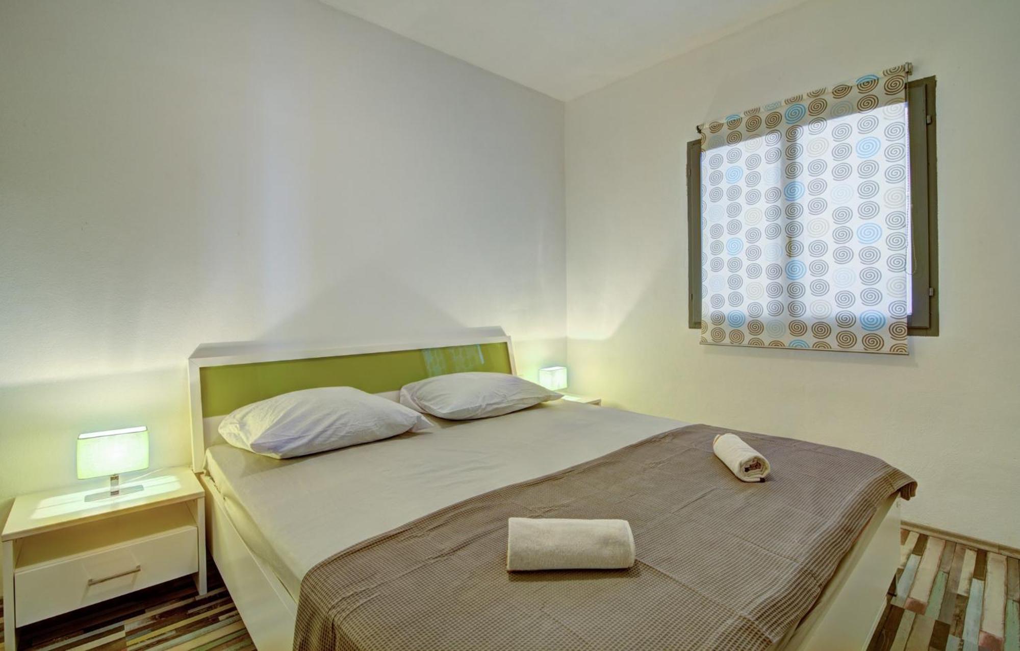 One-Bedroom Apartment - Photo 13