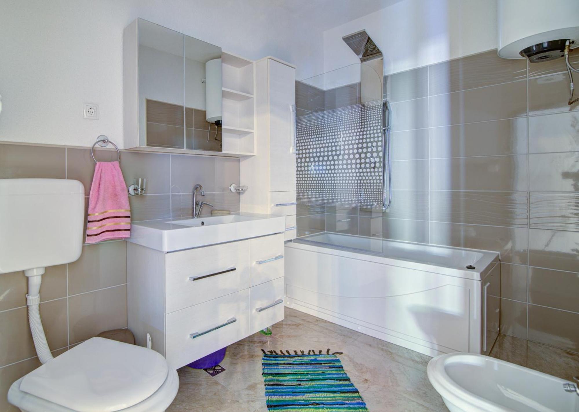 One-Bedroom Apartment - Photo 16