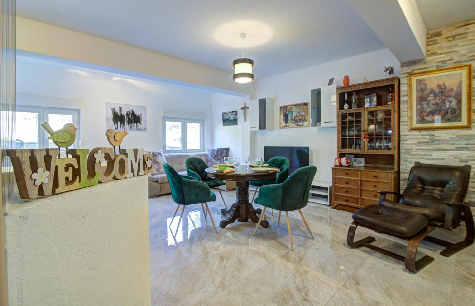 One-Bedroom Apartment - Photo 9
