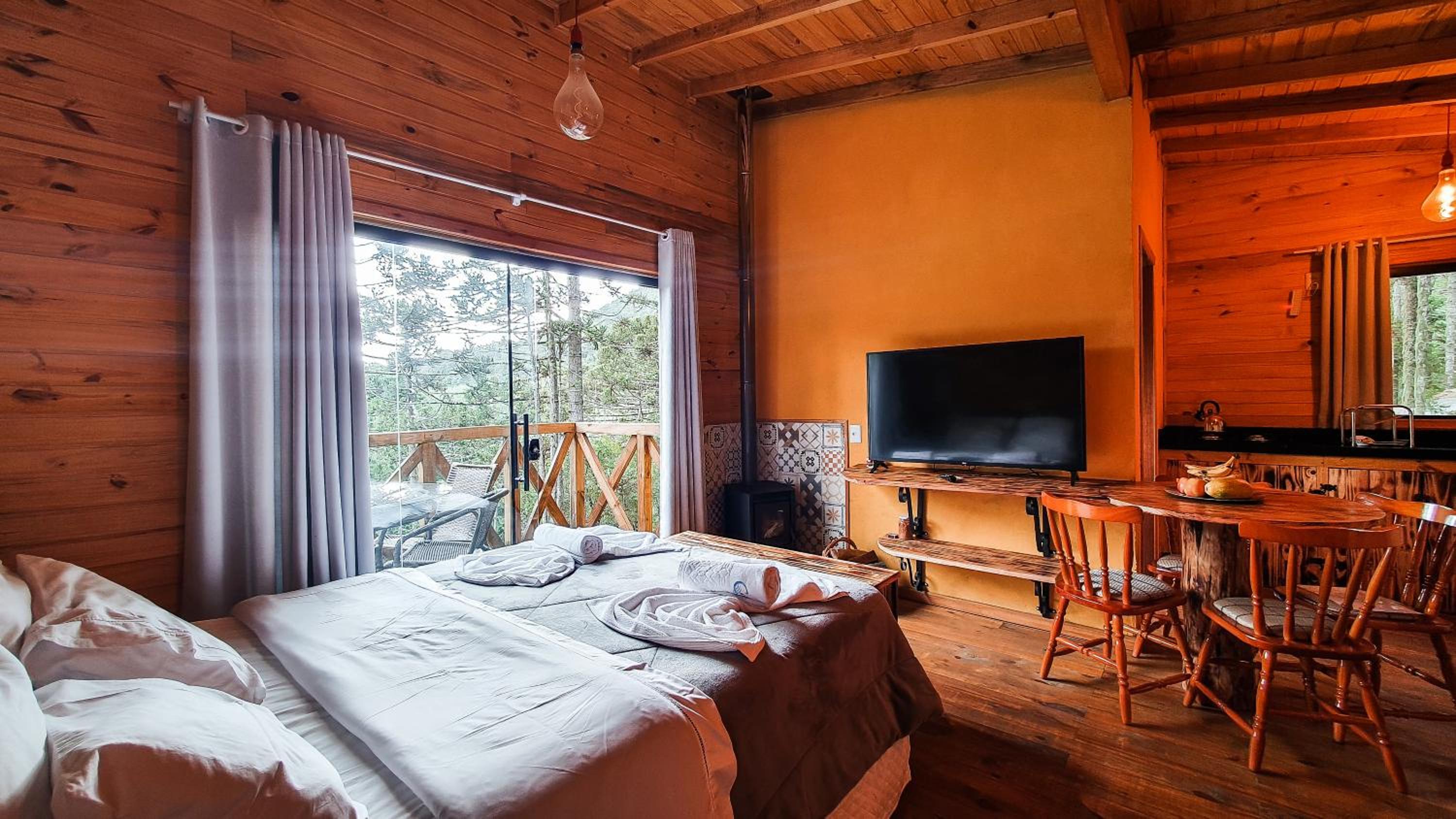 Chalet with Mountain View - Photo 5