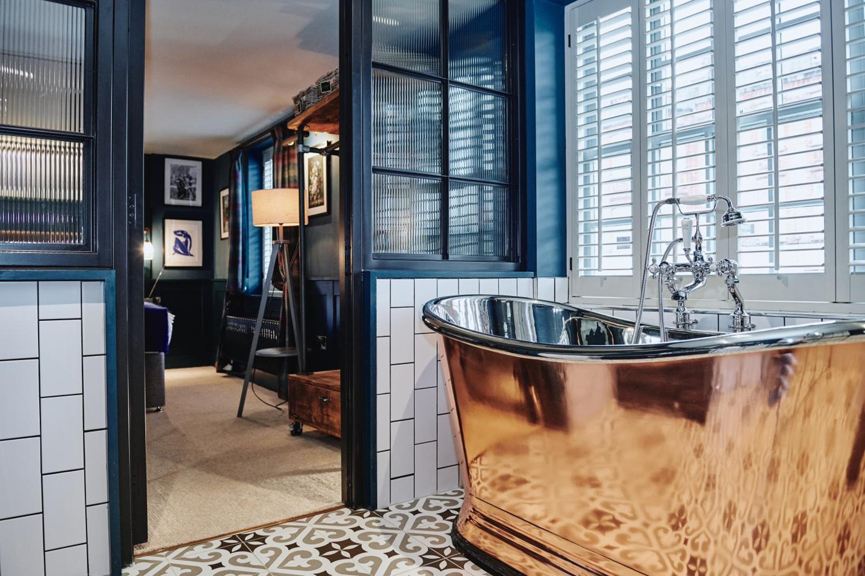Suite - Photo 2