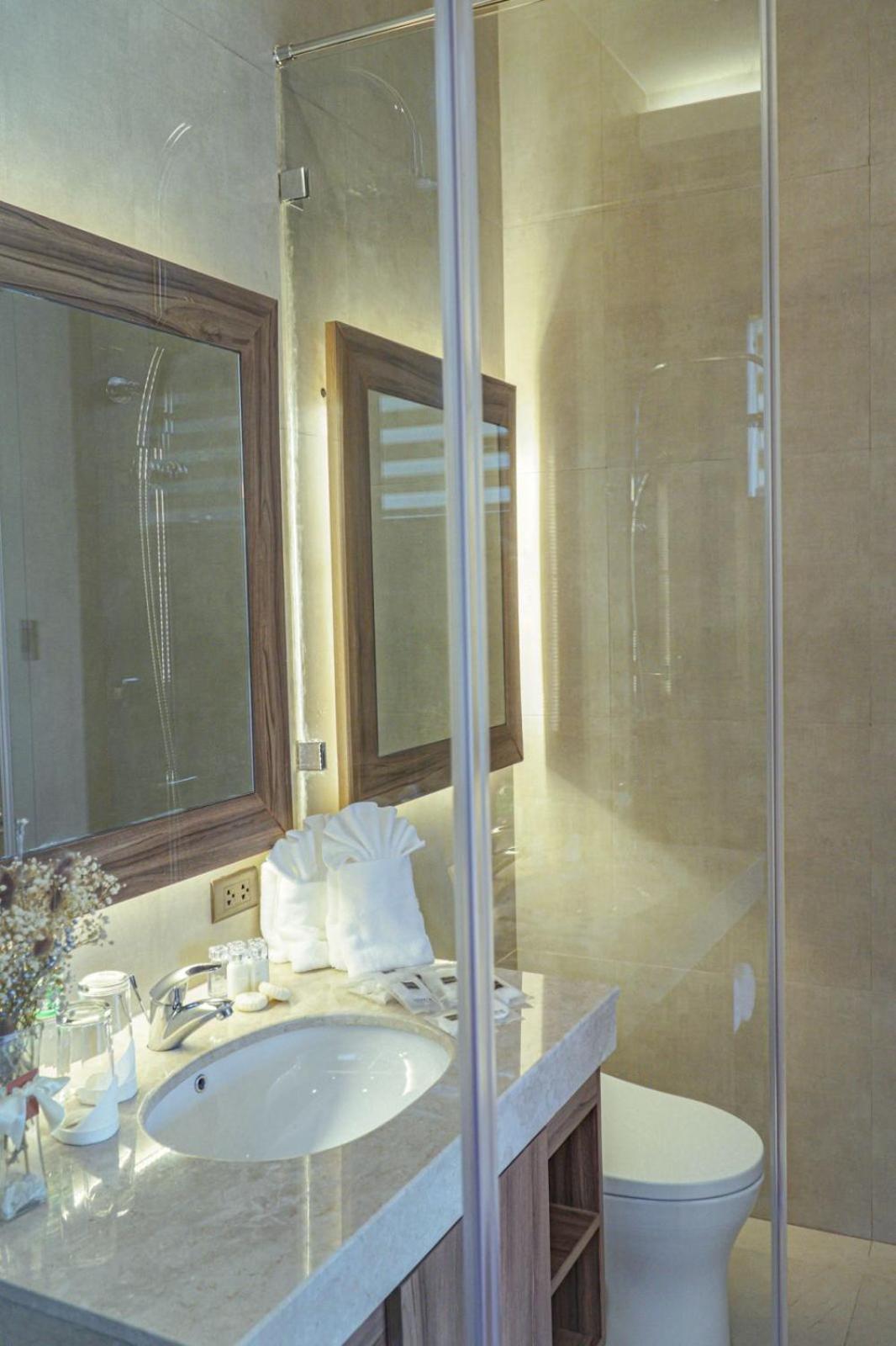 Marchioness Executive Suite - Photo 7
