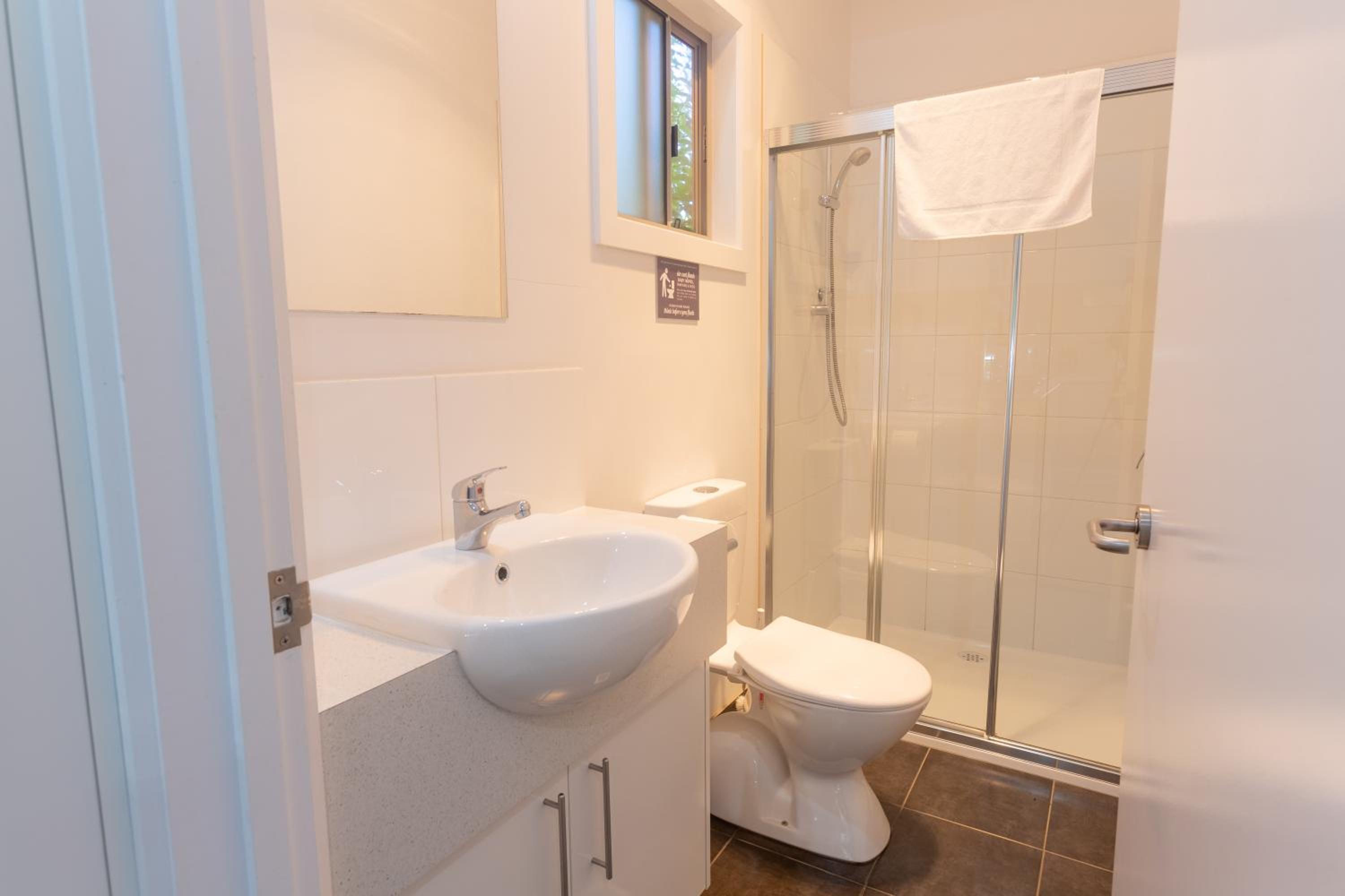 Modern 2 Bedroom – Playground photo 3