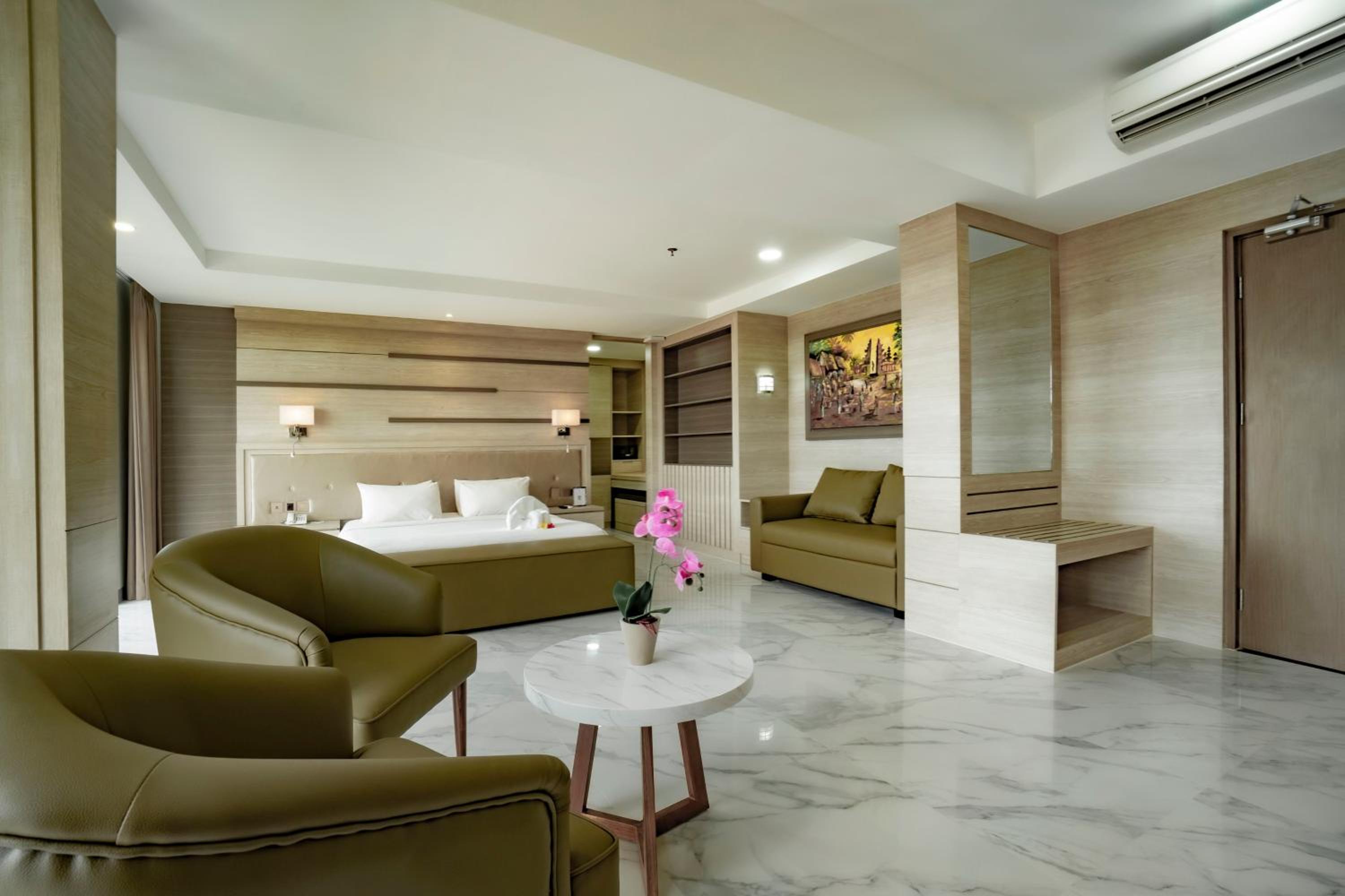 Sunrise Bay View Suite - Photo 8