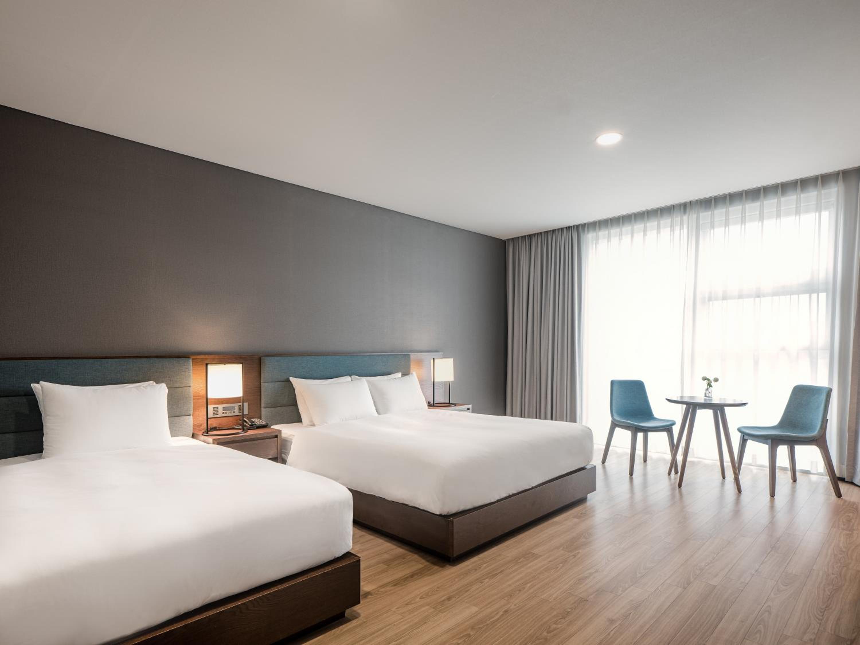 Deluxe Twin Room with No View - Breakfast for 2 & Aqua Park for 2