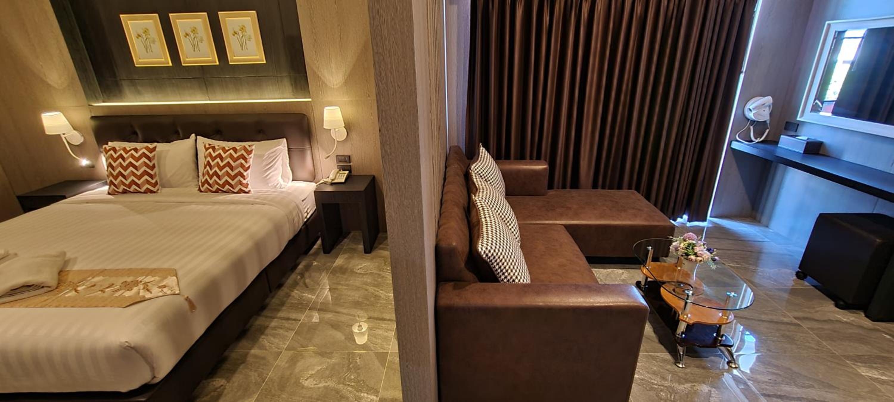 King Suite - Photo 9