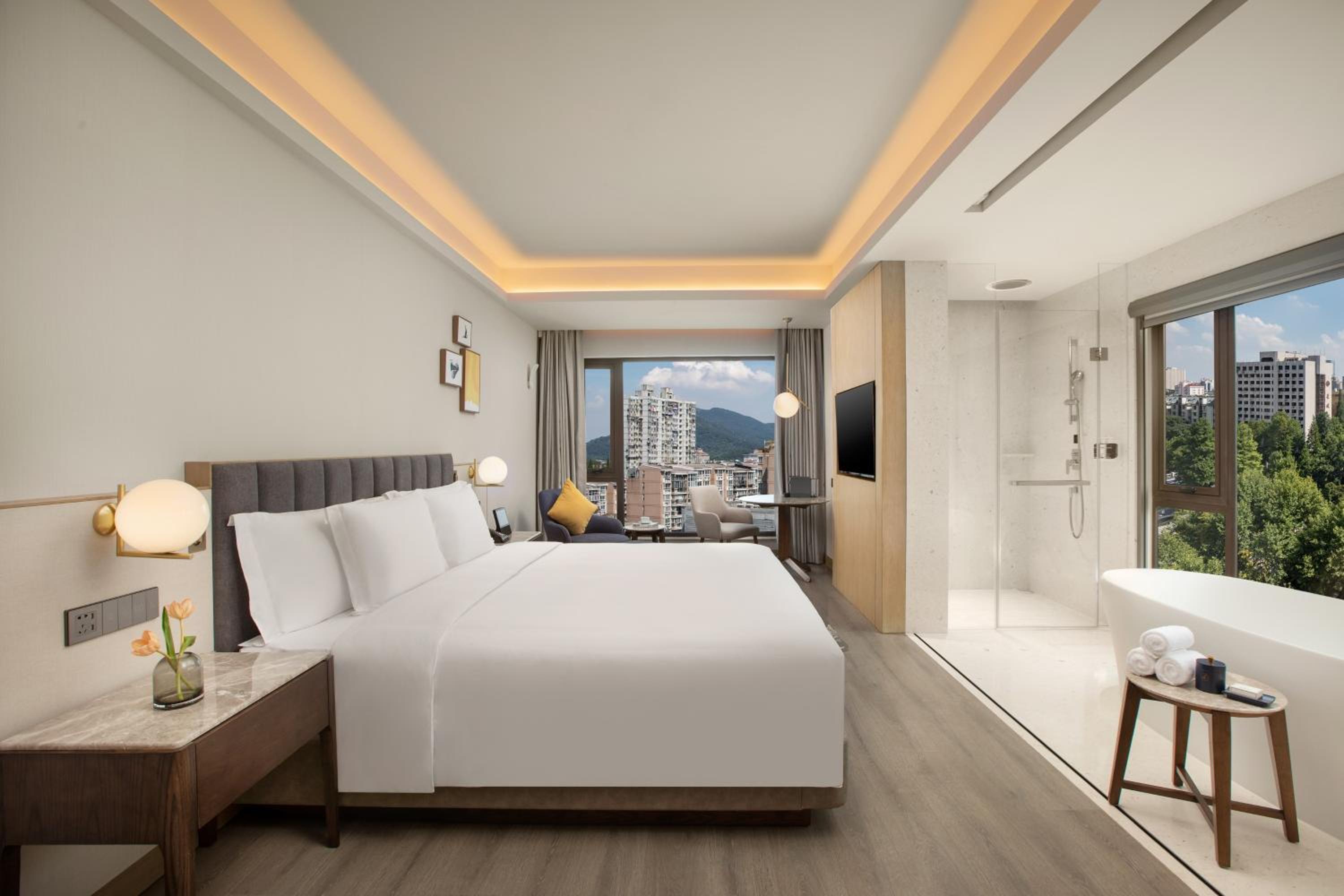 Grand King Room with City View - Photo 1