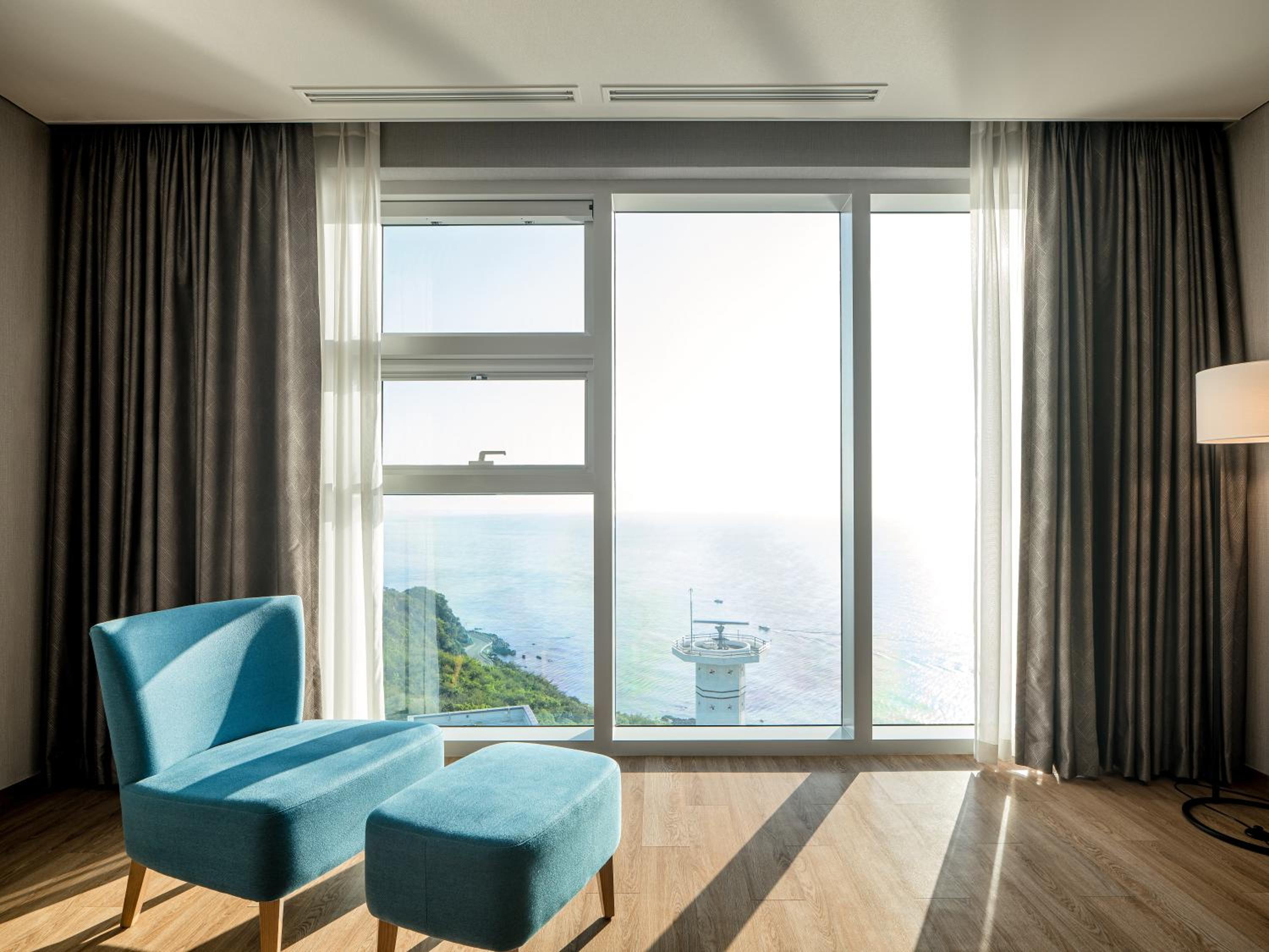 Super Junior Suite with Ocean View photo 2