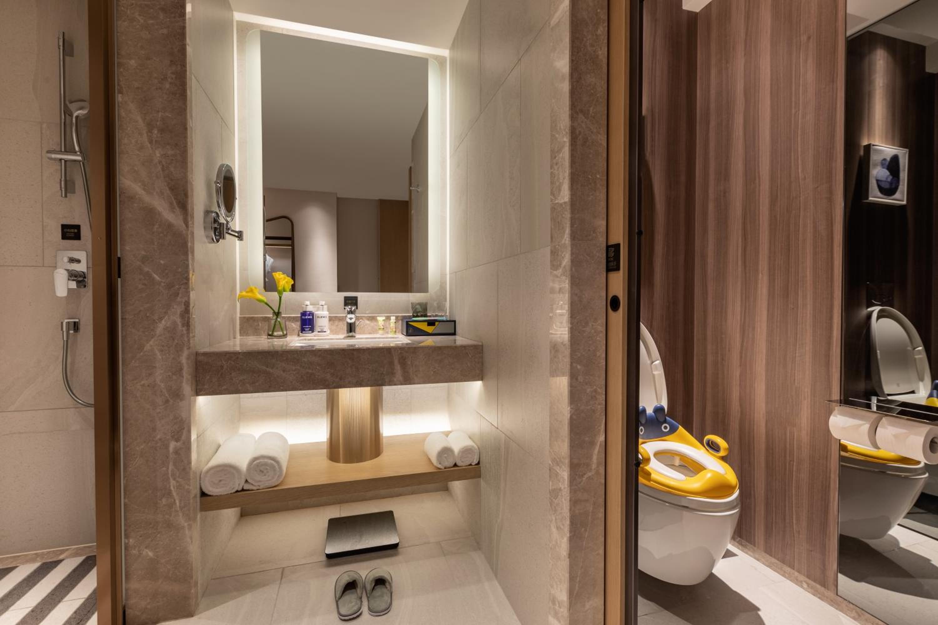 Standard Room - Photo 9