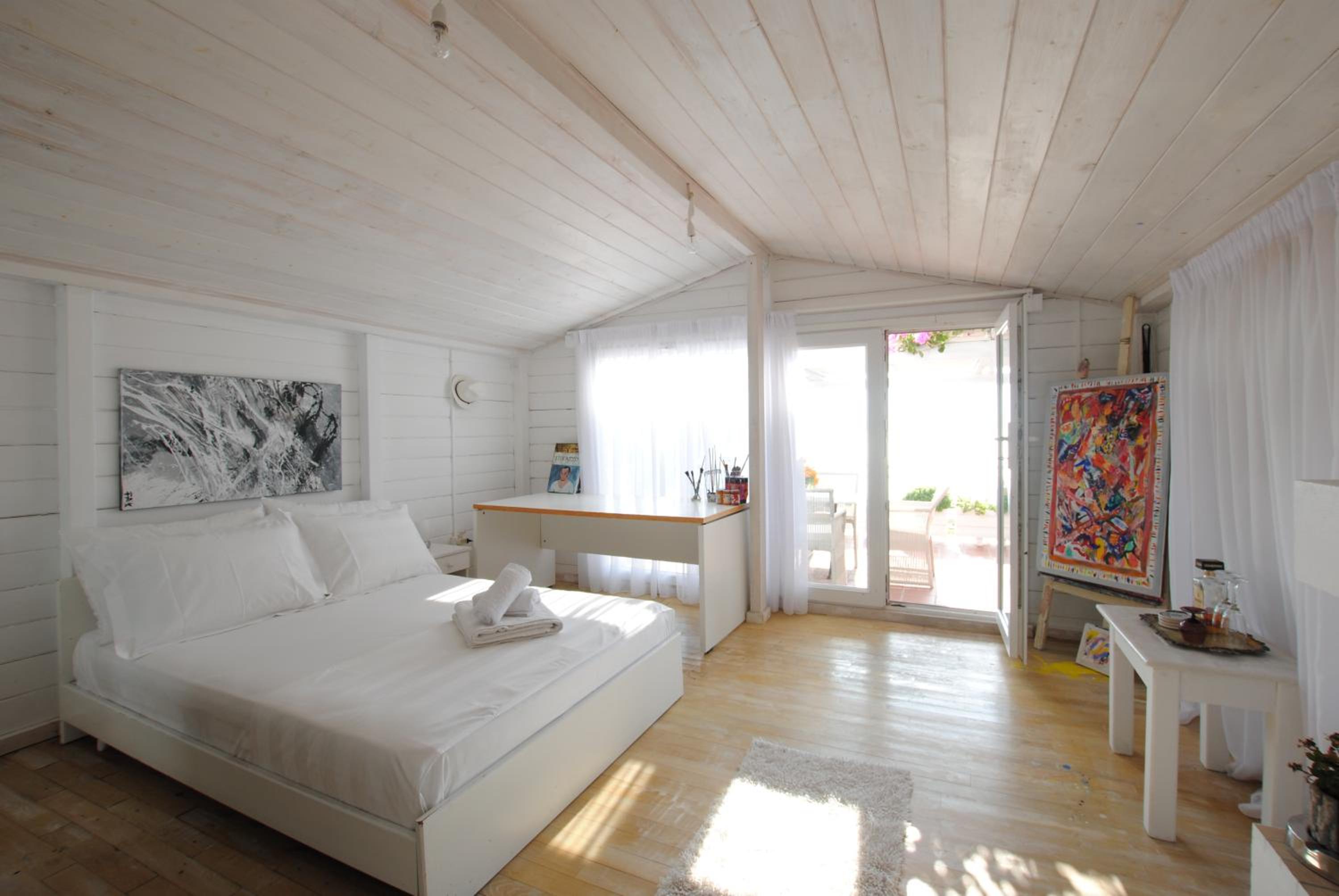 Studio Apartment with Sea View