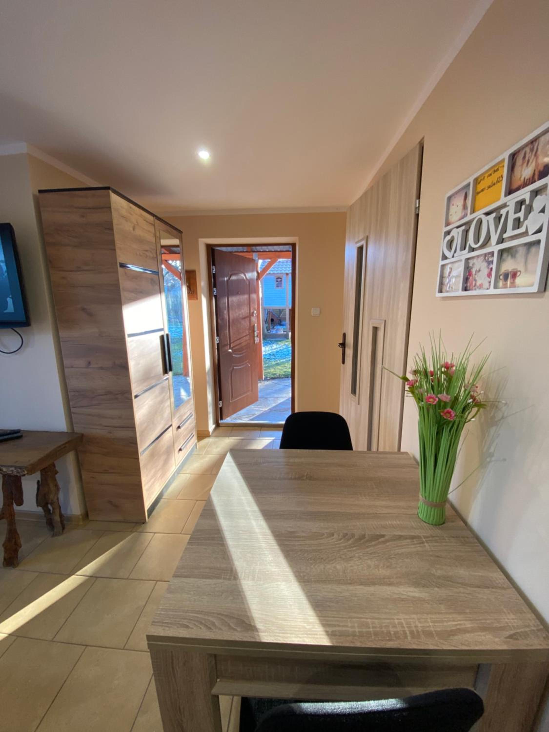 One-Bedroom House photo 1