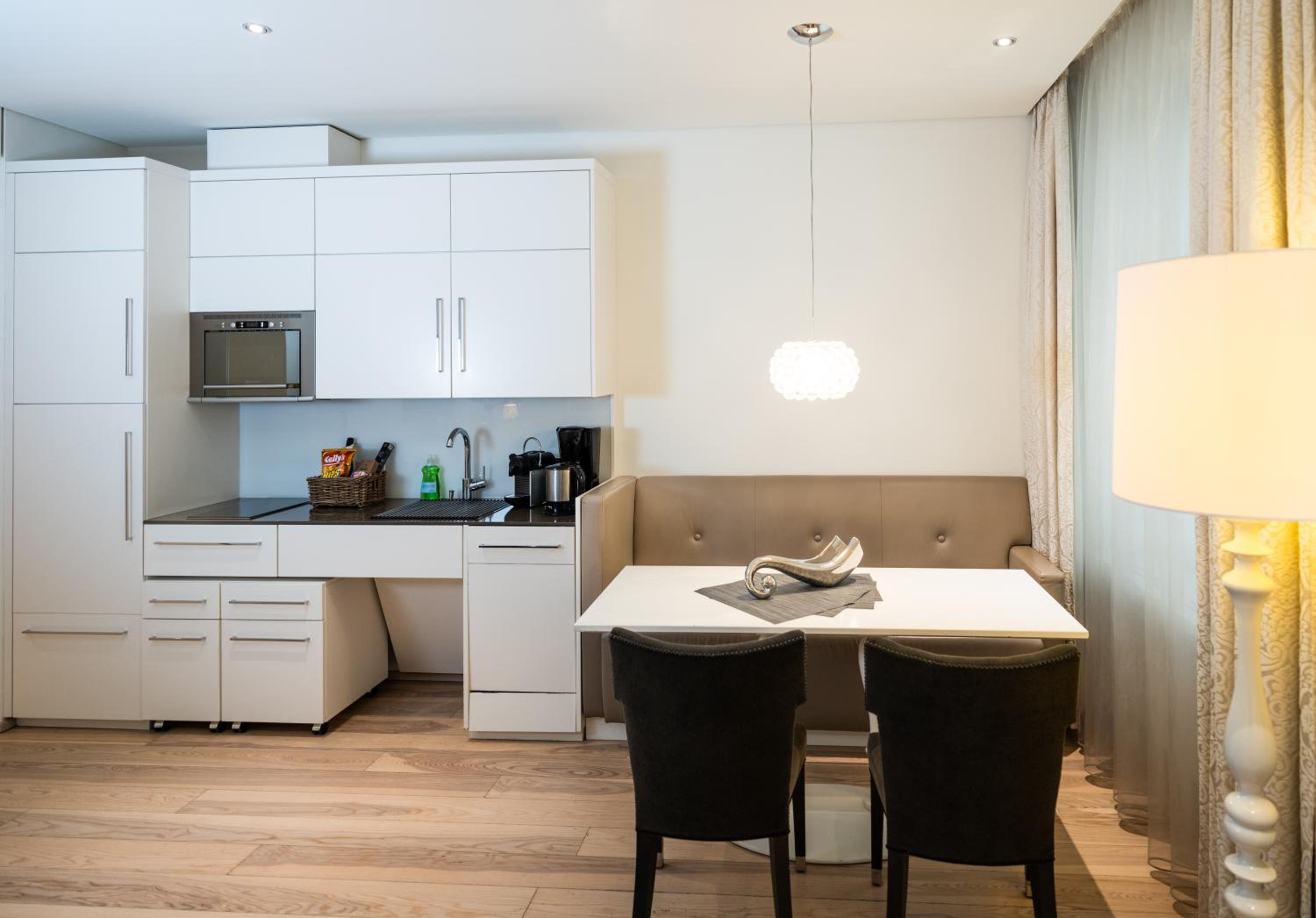 One-Bedroom Apartment - Photo 4