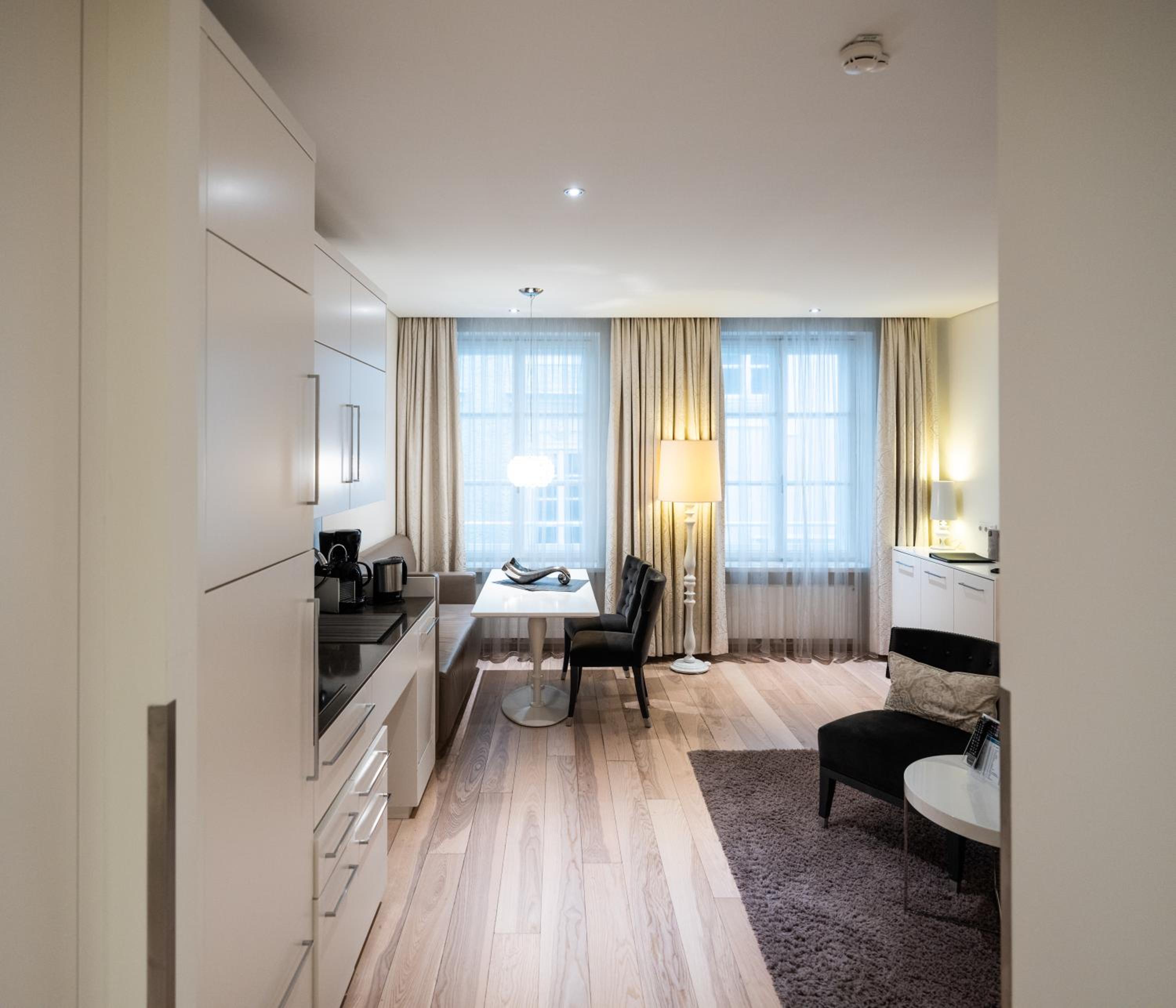 One-Bedroom Apartment - Photo 9