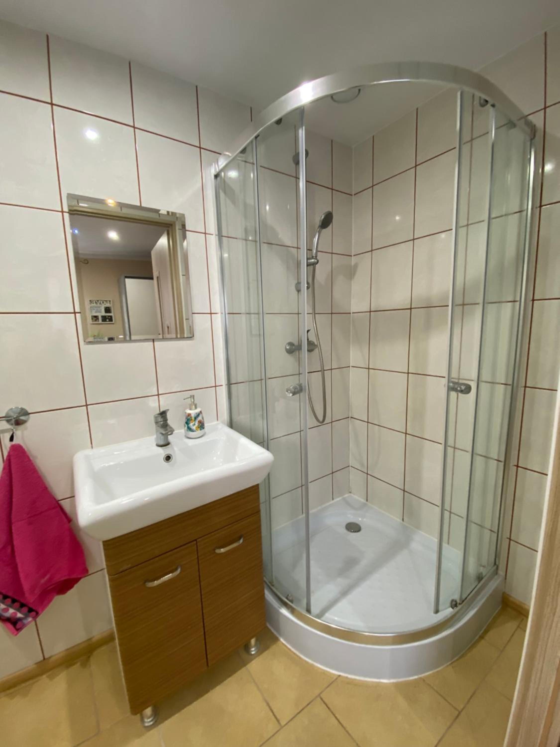 One-Bedroom House - Photo 6