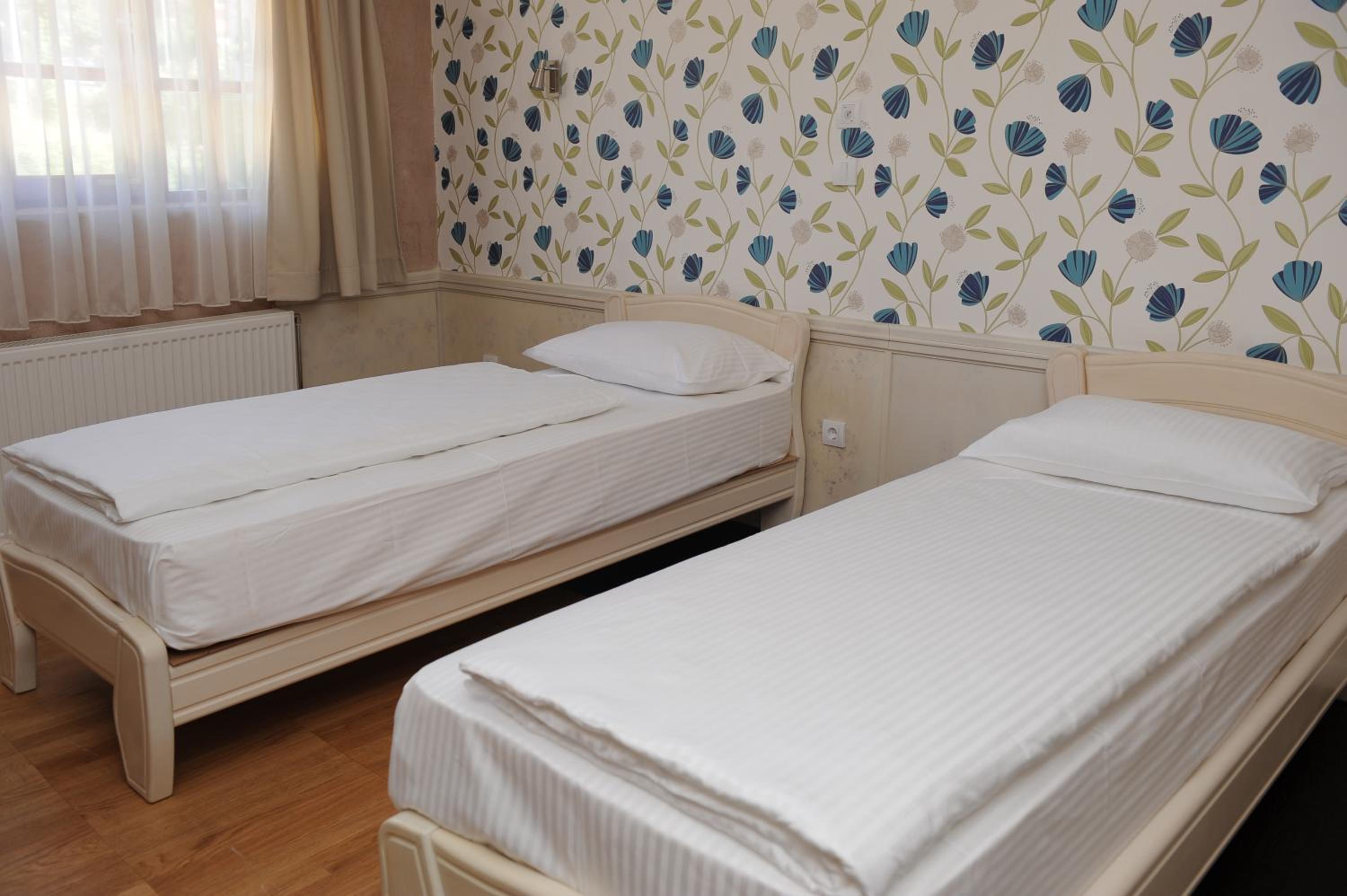 Twin Room - Photo 5