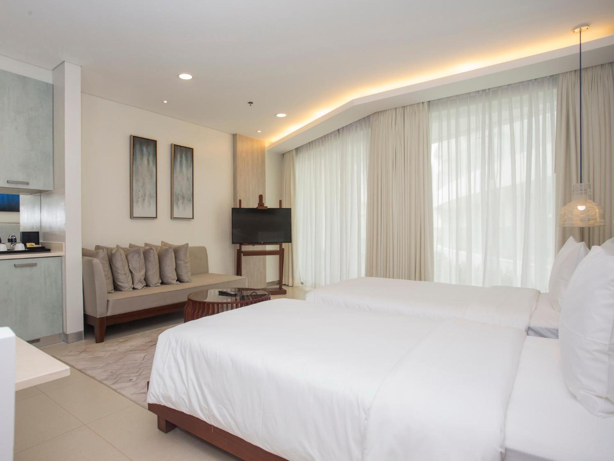 Deluxe Room - Photo 8