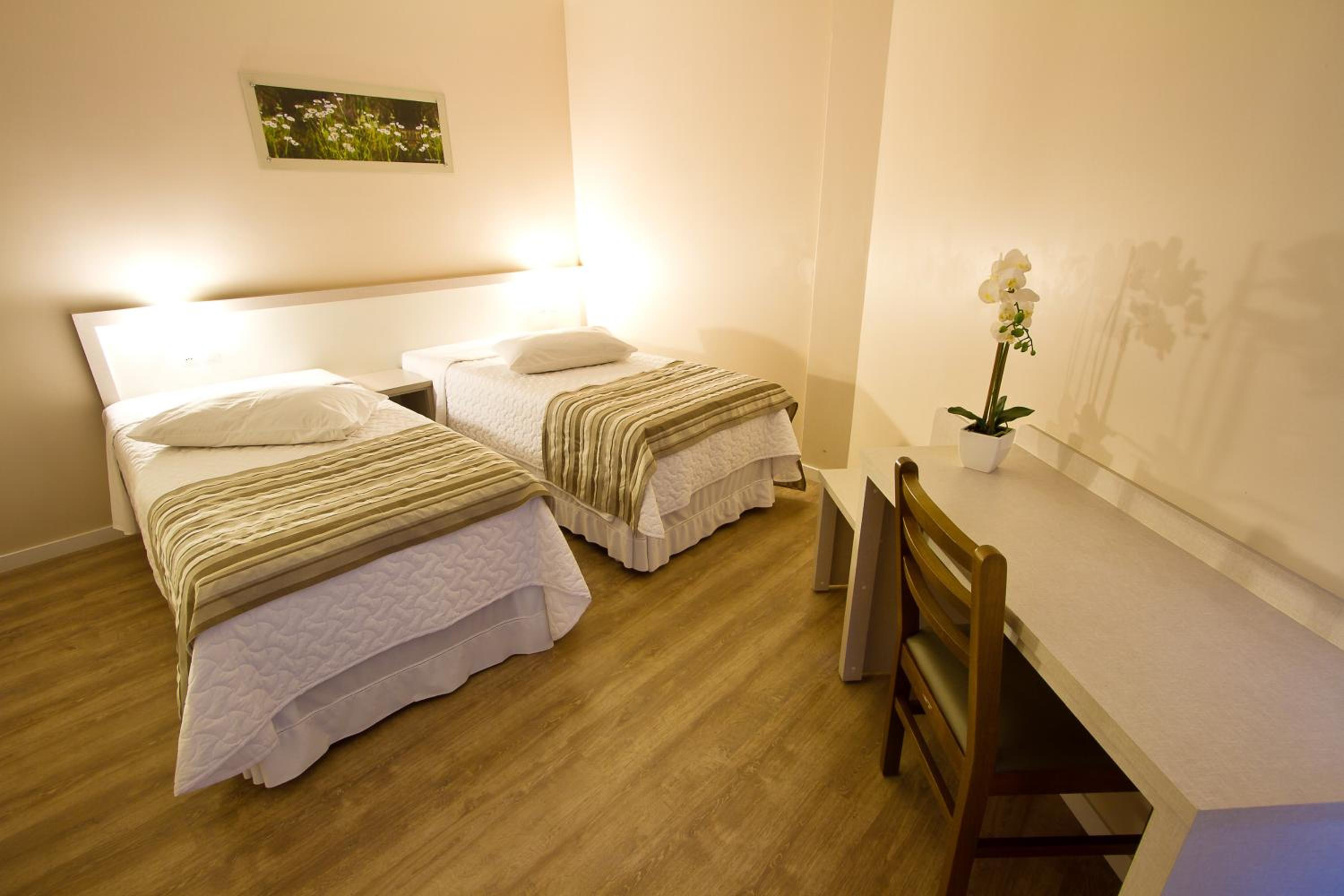 Standard Twin Room photo 2