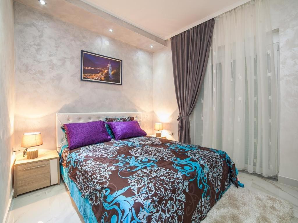 Luxury Two Bedroom Apartment with Sea View