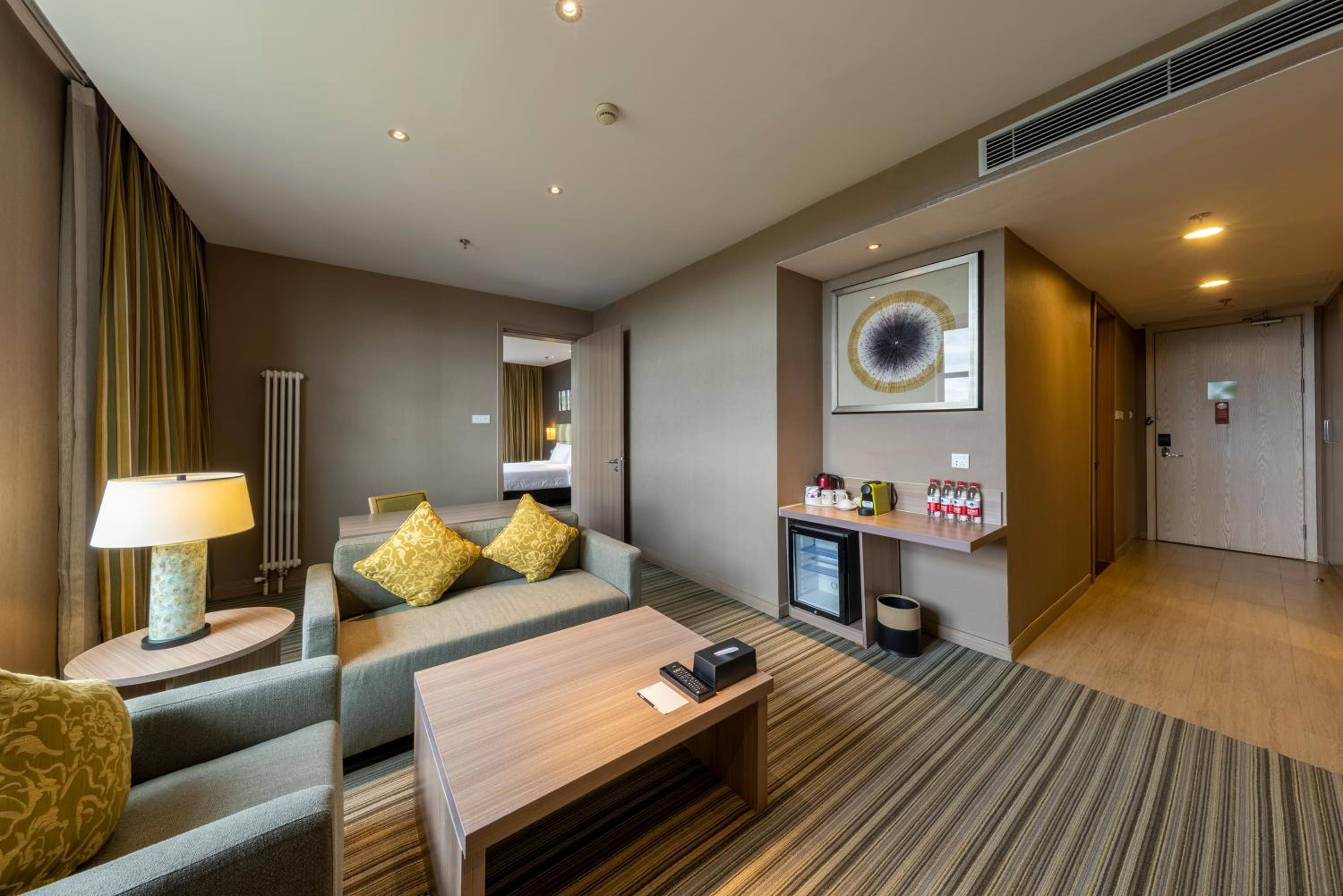One-Bedroom Suite photo 3