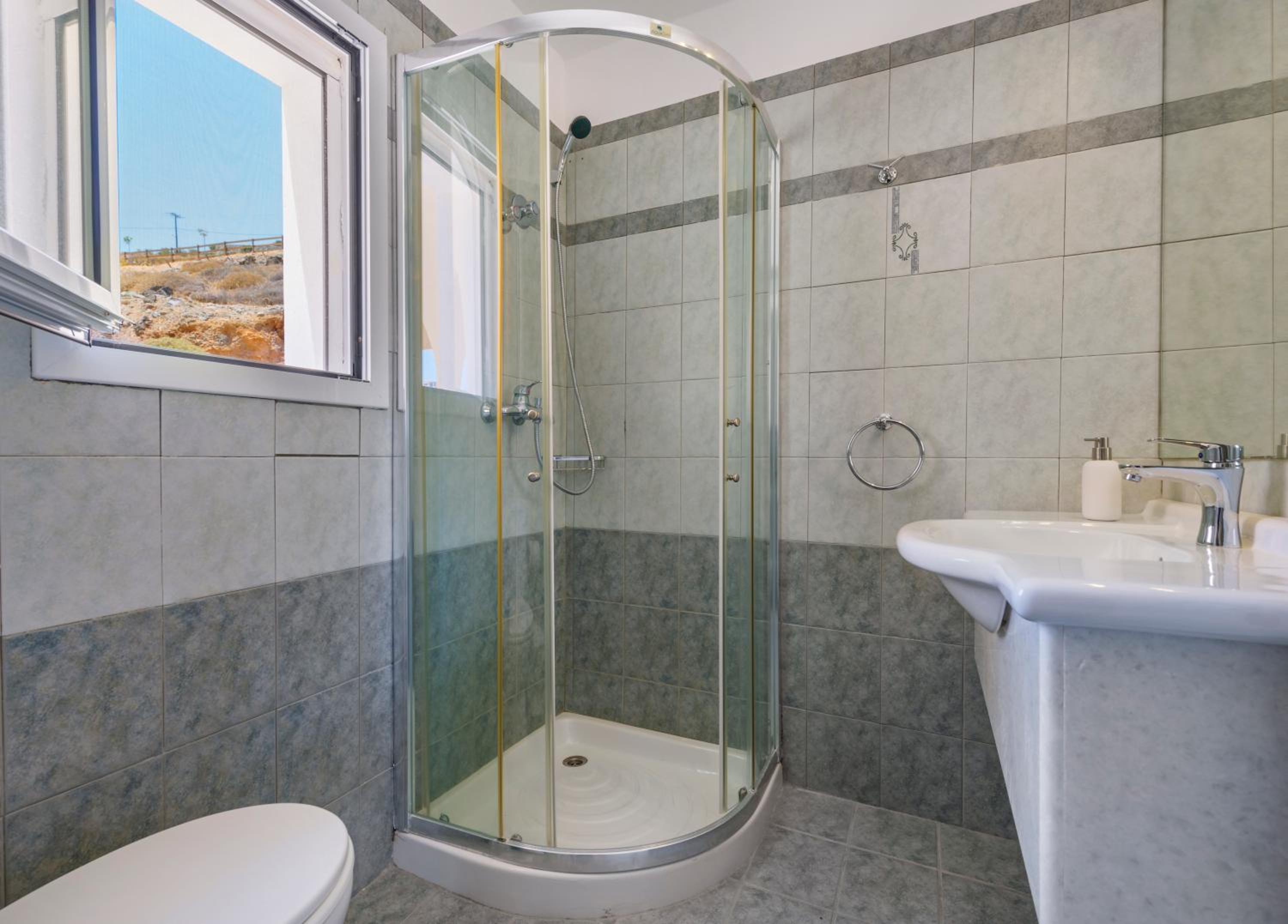 Superior Classic Suite with Sea View - Photo 2