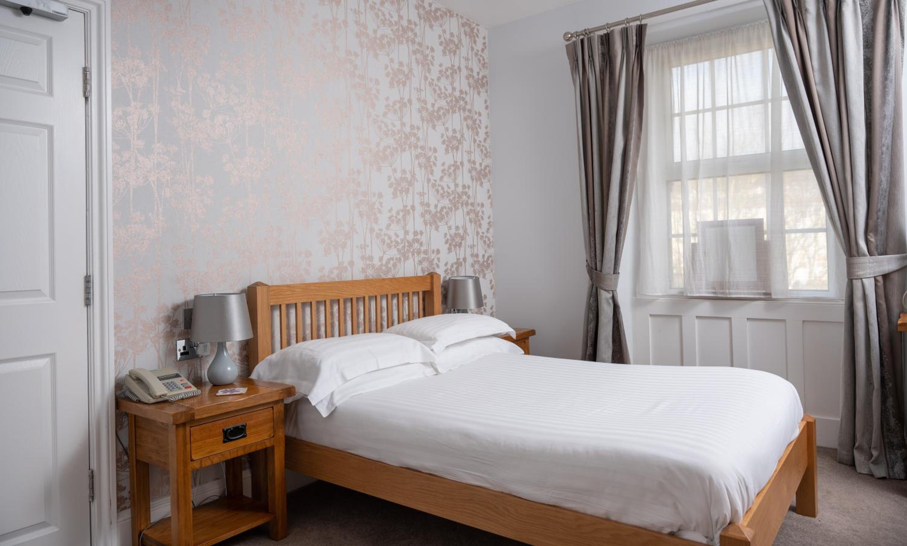Large Single Room photo 1